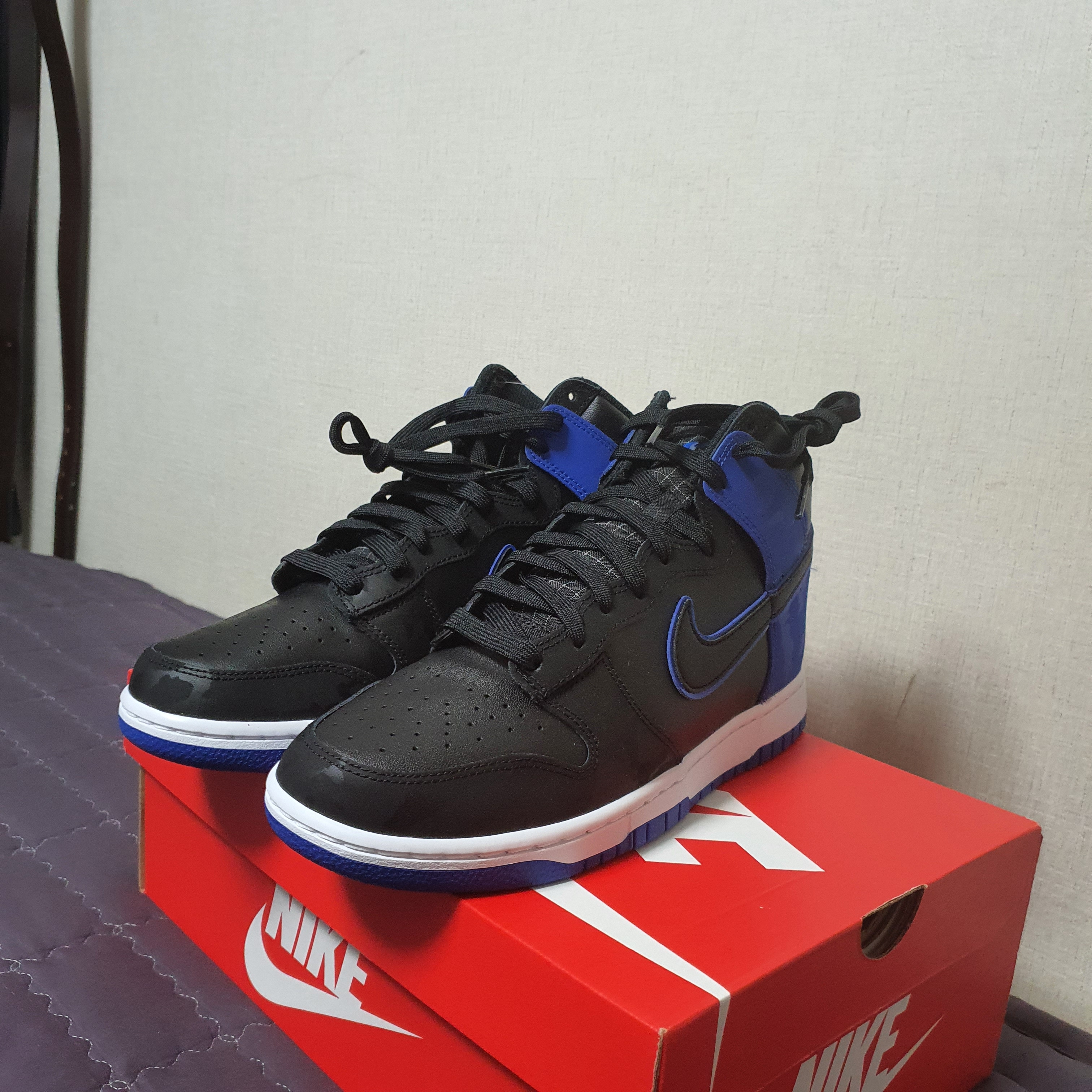 Nike Dunk High Retro SE Camo Black Royal 착용 스타일 - 2