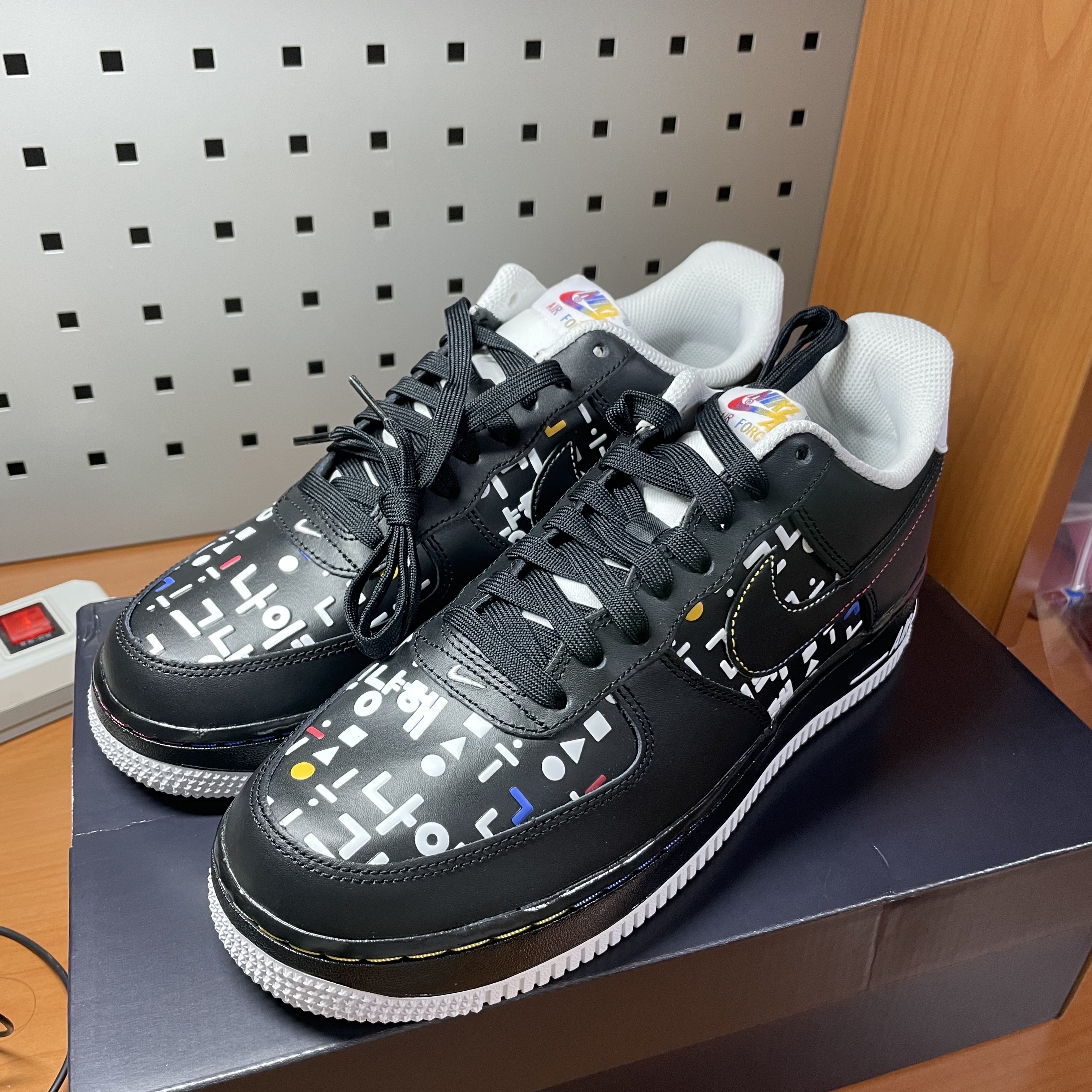 Nike Air Force 1 '07 LV8 Hangul Day 착용 스타일 - 2