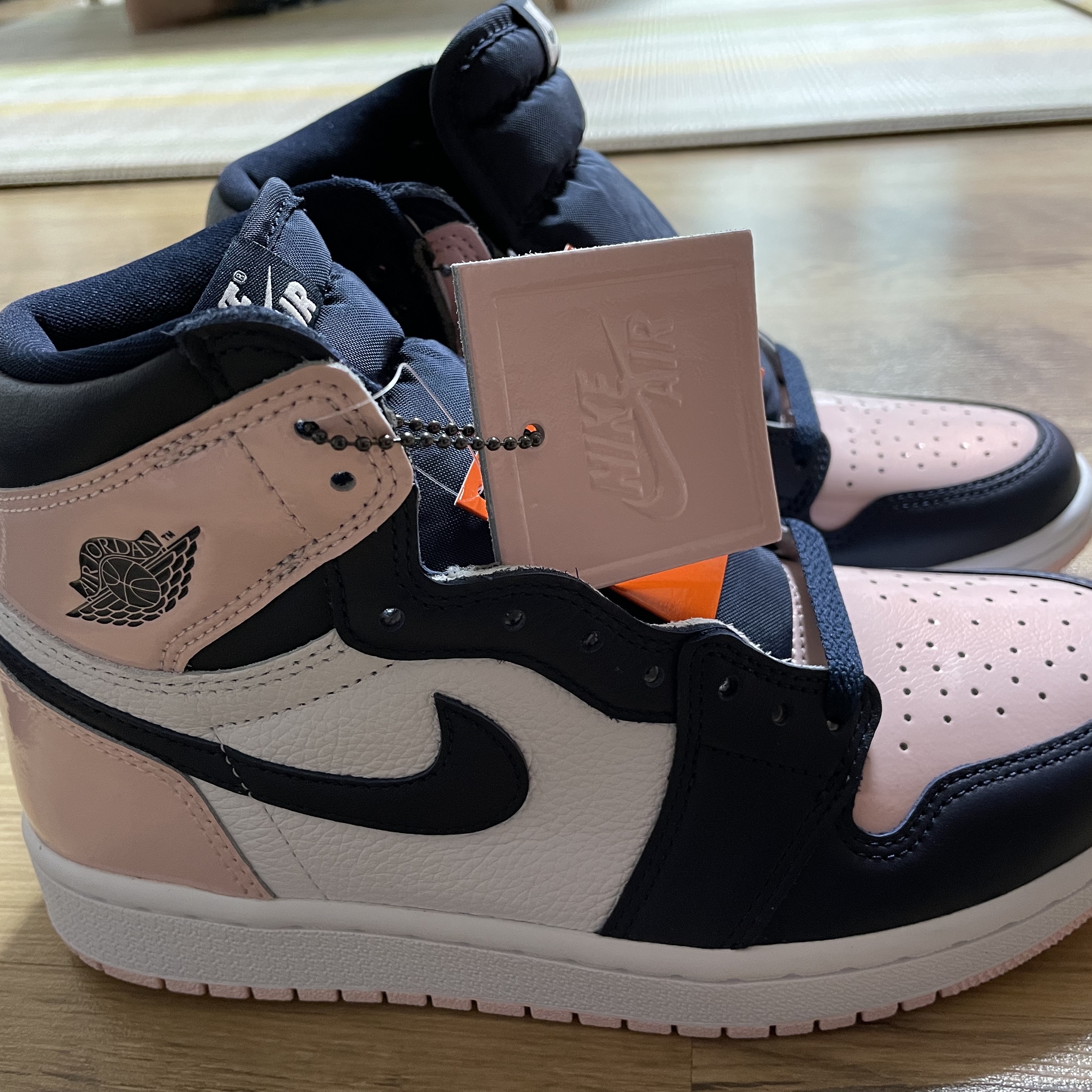 (W) Jordan 1 Retro High OG Atmosphere 착용 스타일 - 1