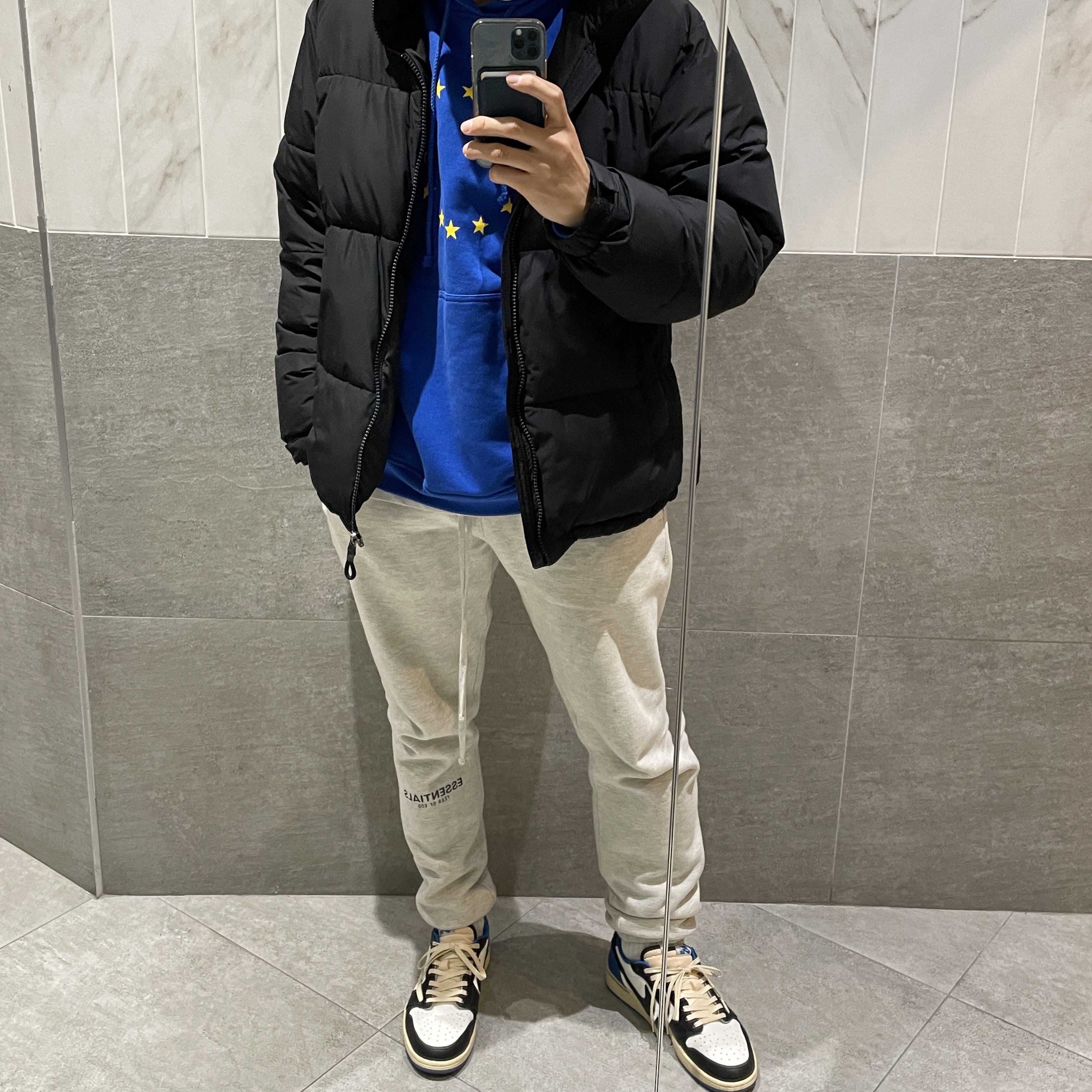 Jordan 1 x Travis Scott x Fragment Retro Low OG SP Military Blue, Essentials Sweatpants Oatmeal/Oatmeal Heather/Light Heather Oatmeal 2020 착용 스타일