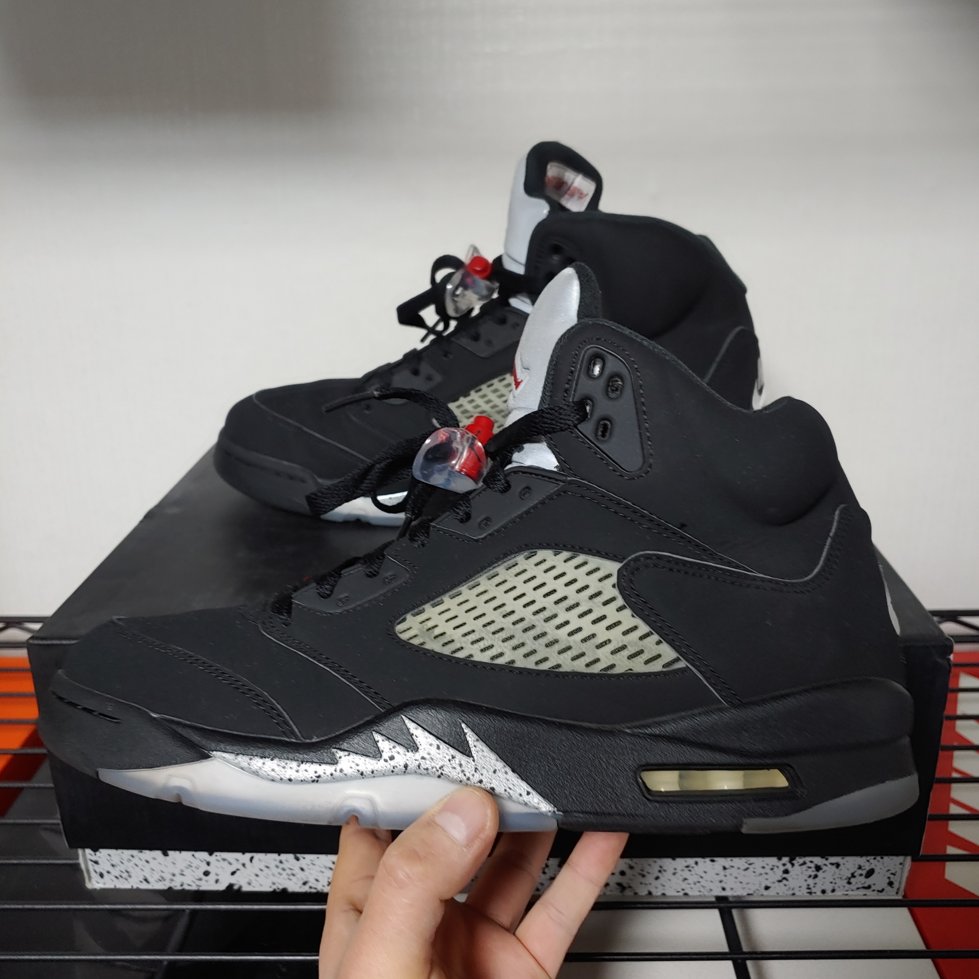 Jordan 5 Retro Black Metallic 2016 착용 스타일 - 2