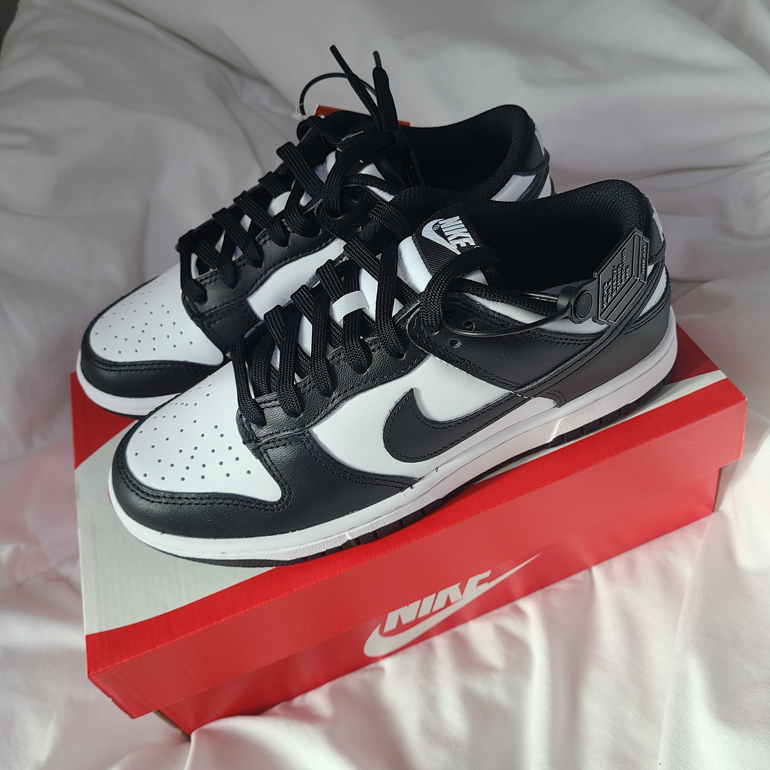 (W) Nike Dunk Low Black 착용 스타일 - 3