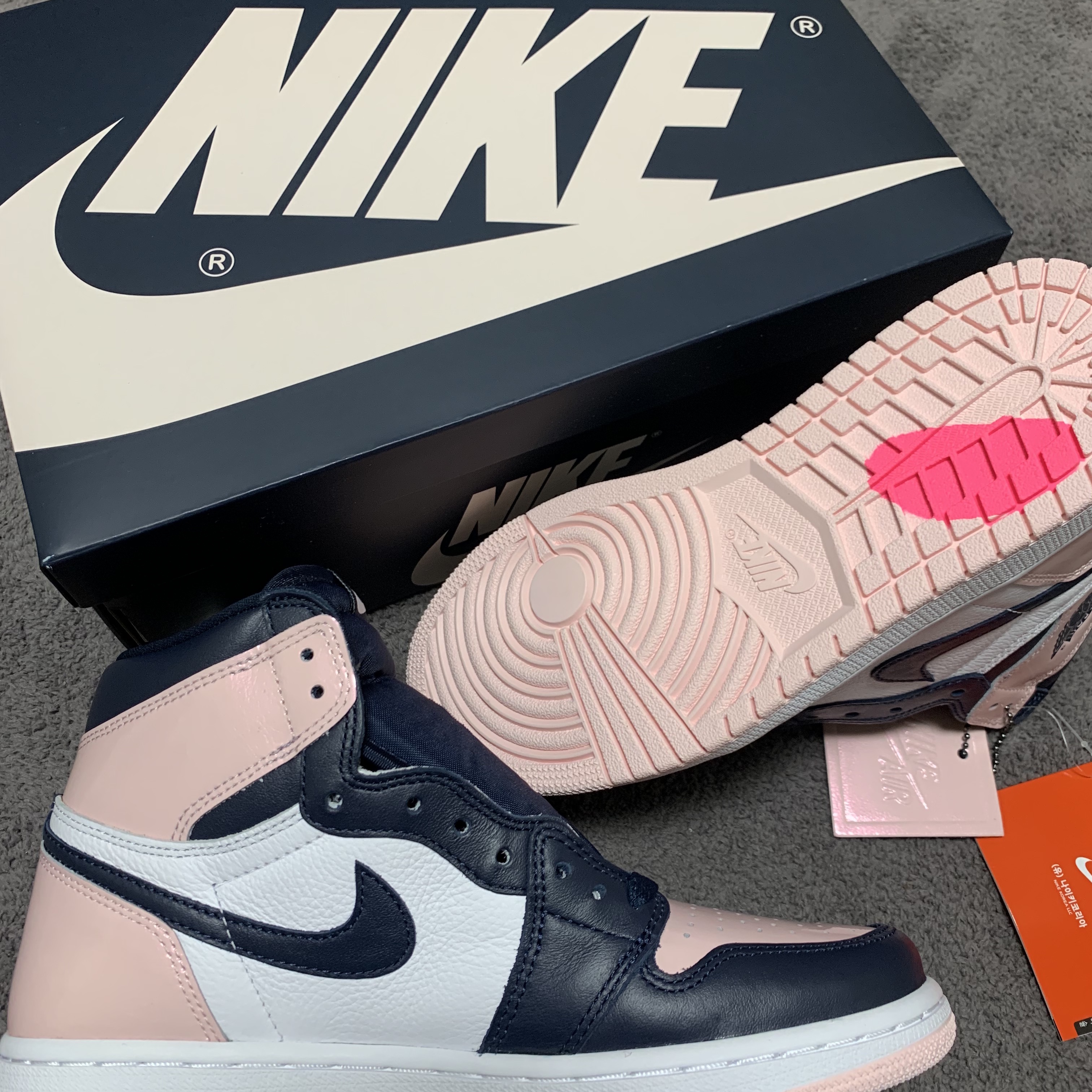 (W) Jordan 1 Retro High OG Atmosphere 착용 스타일 - 1