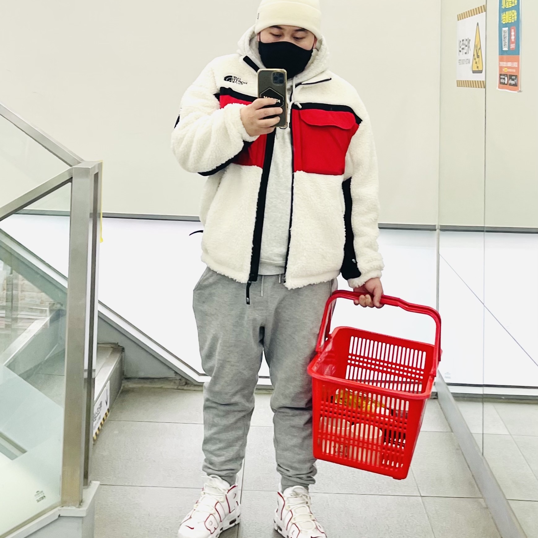 Nike Air More Uptempo White Varsity Red 2021 착용 스타일