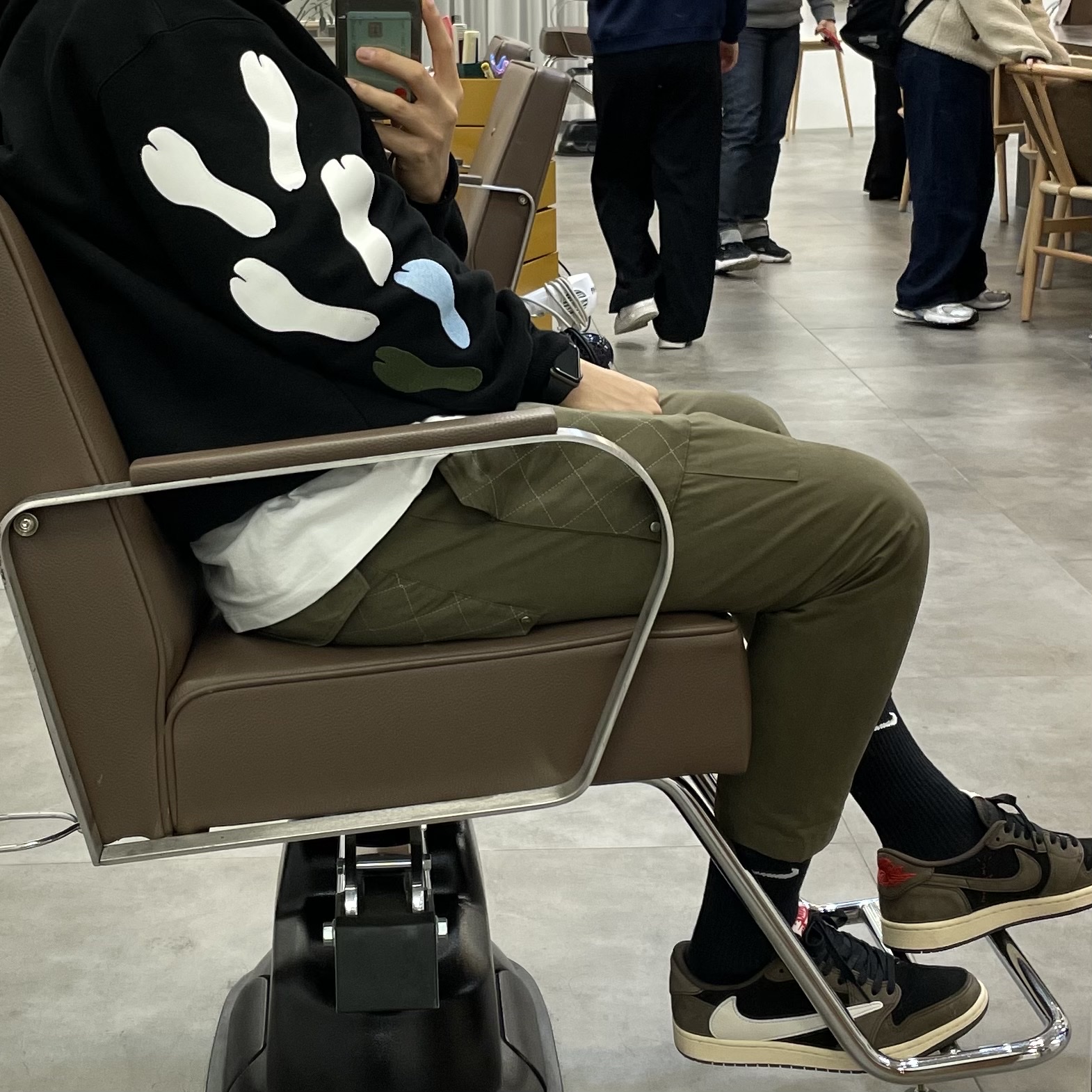 Jordan 1 x Travis Scott Retro Low OG SP Mocha 착용 스타일