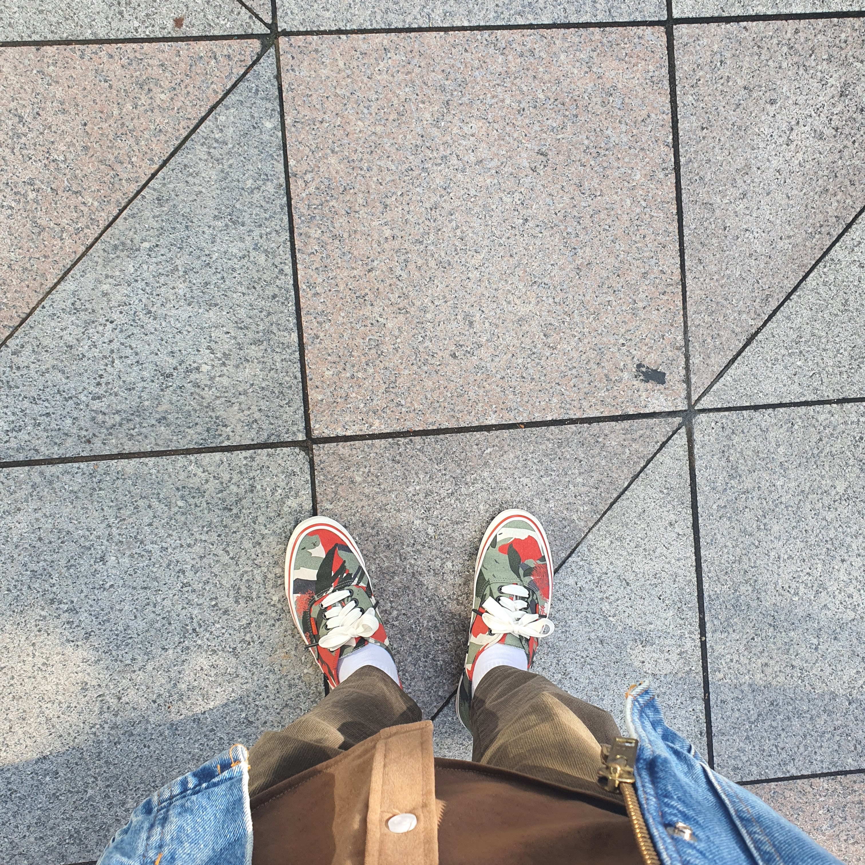 Vans Vault x Nigel Cabourn OG Authentic LX Army Green Camo 착용 스타일