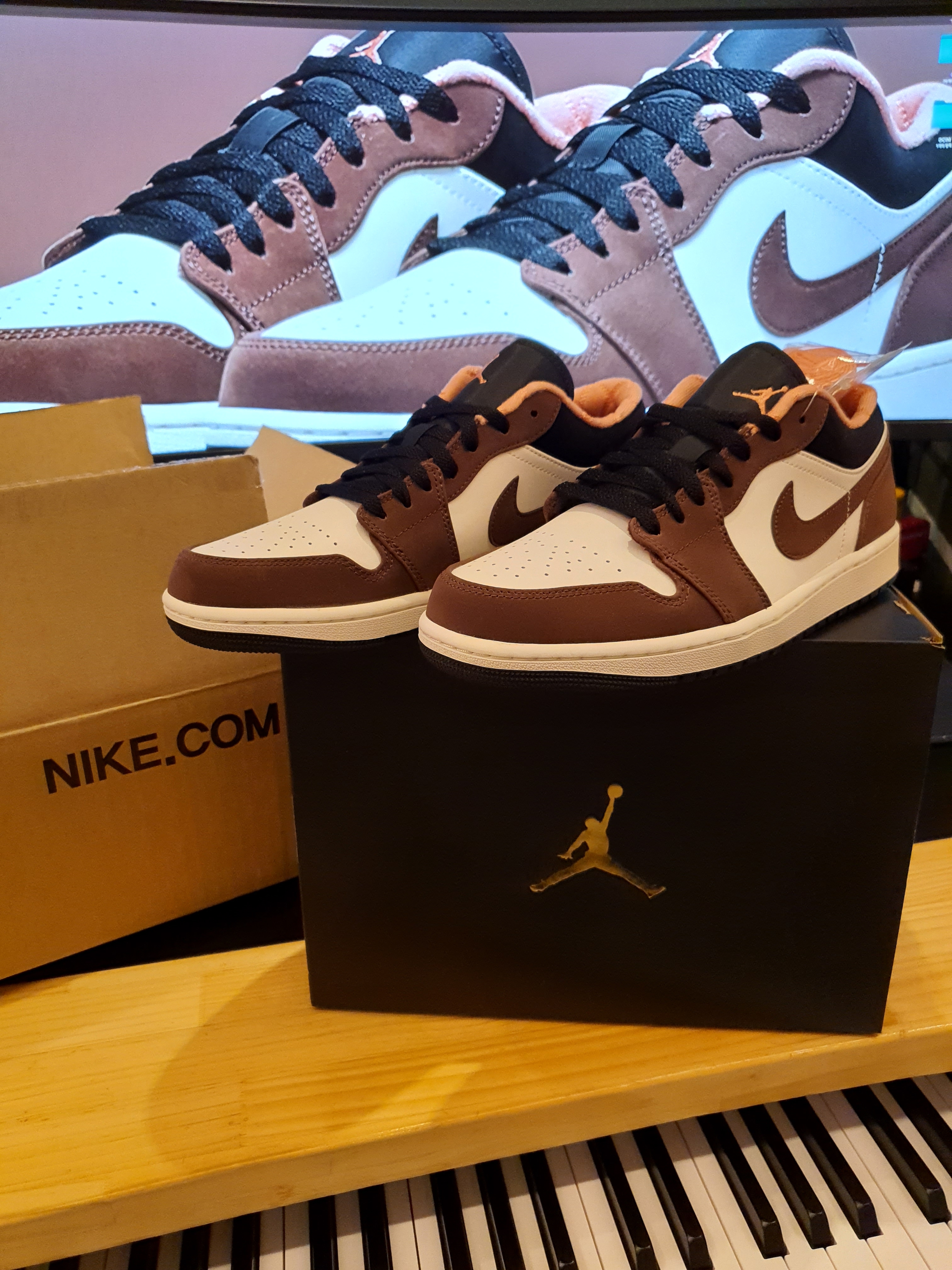 Jordan 1 Low SE Chocolate Bliss 착용 스타일 - 2