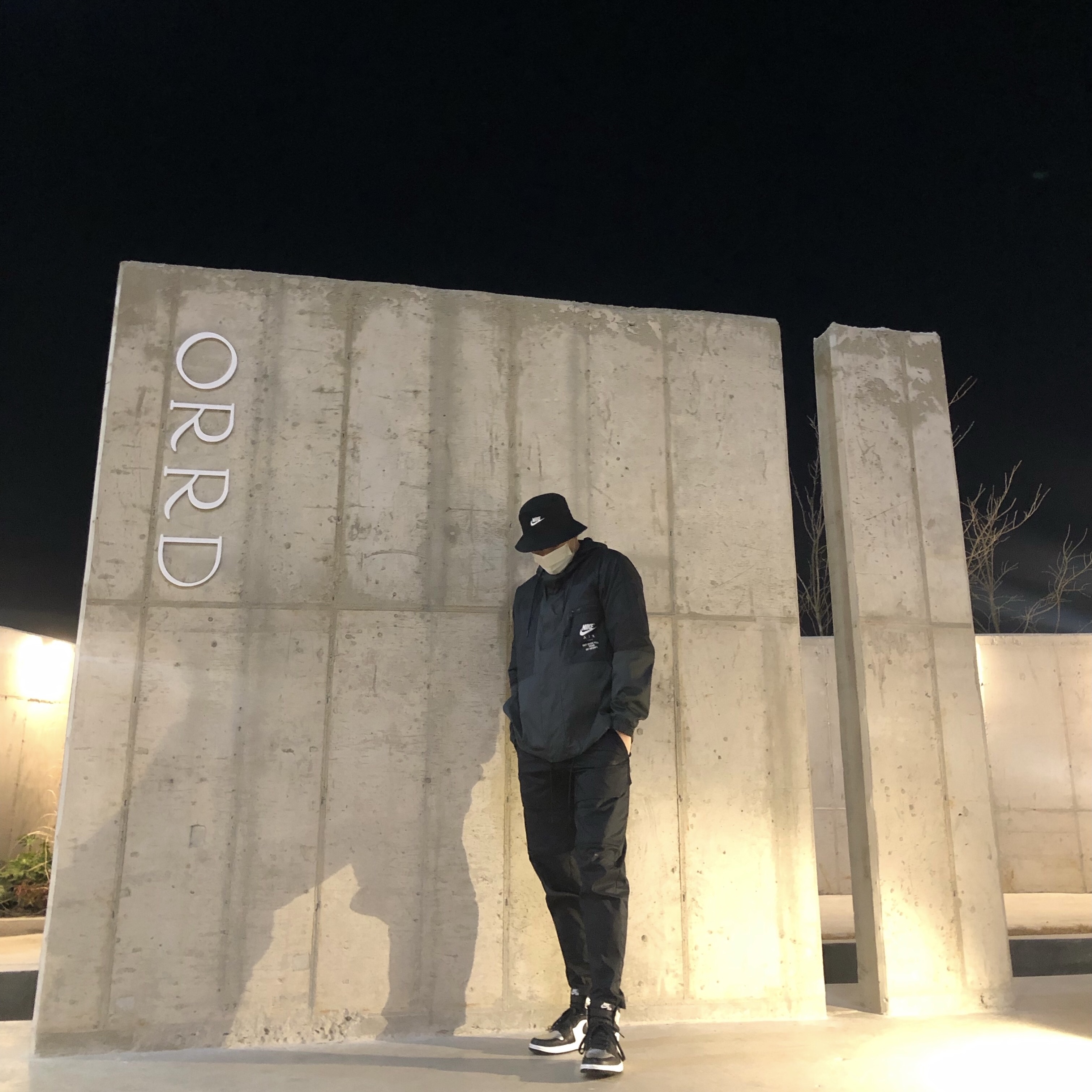 Nike Futura Washed Bucket Hat Black, (W) Jordan 1 Retro High OG Silver Toe 착용 스타일