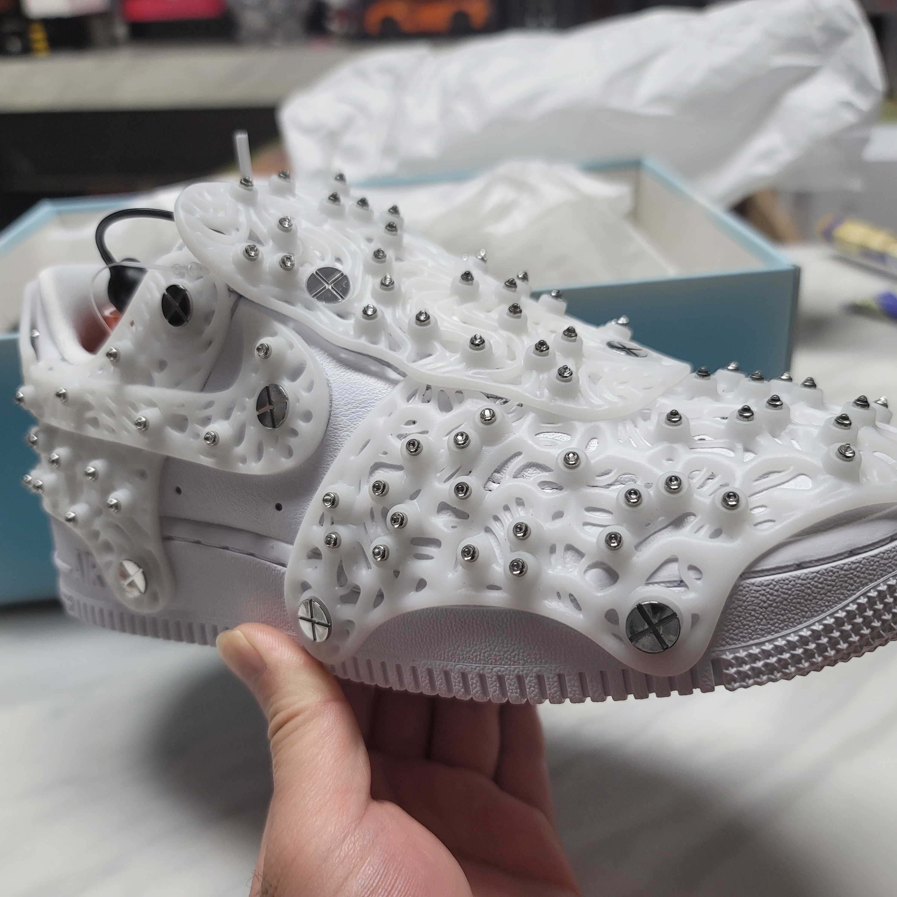 (W) Nike x Swarovski Air Force 1 LXX Triple White 착용 스타일 - 1