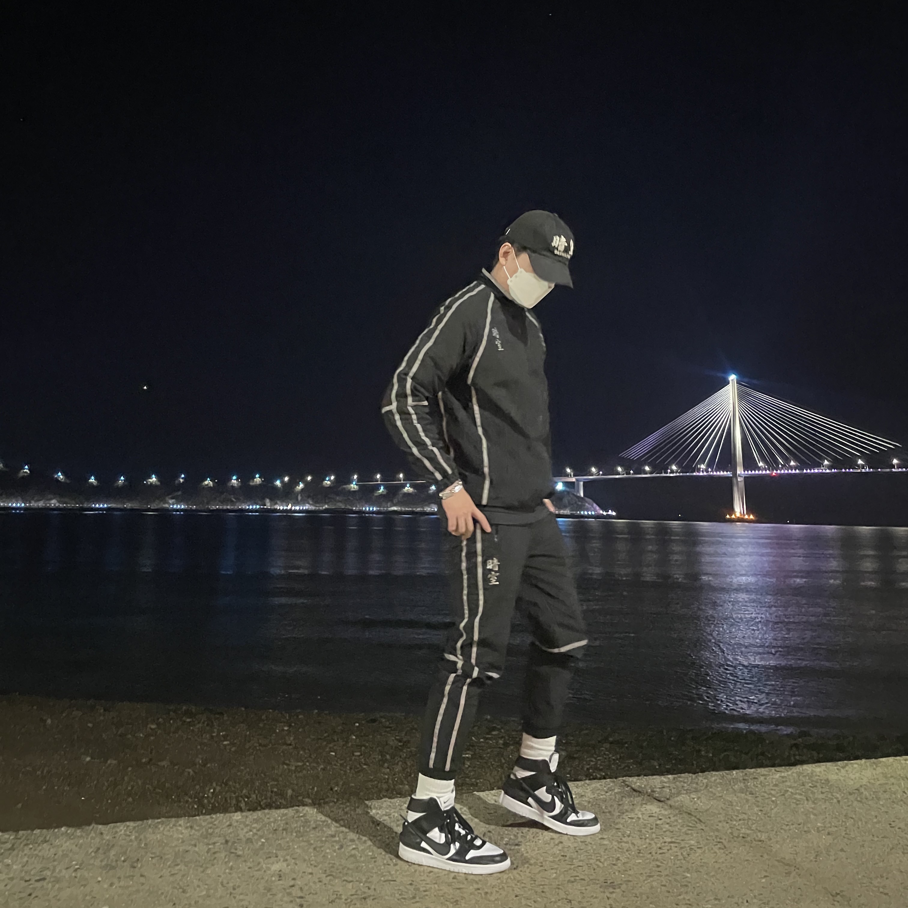 Nike x Ambush Dunk High Black, Darkr8m Studio Silver Logo Cap 착용 스타일