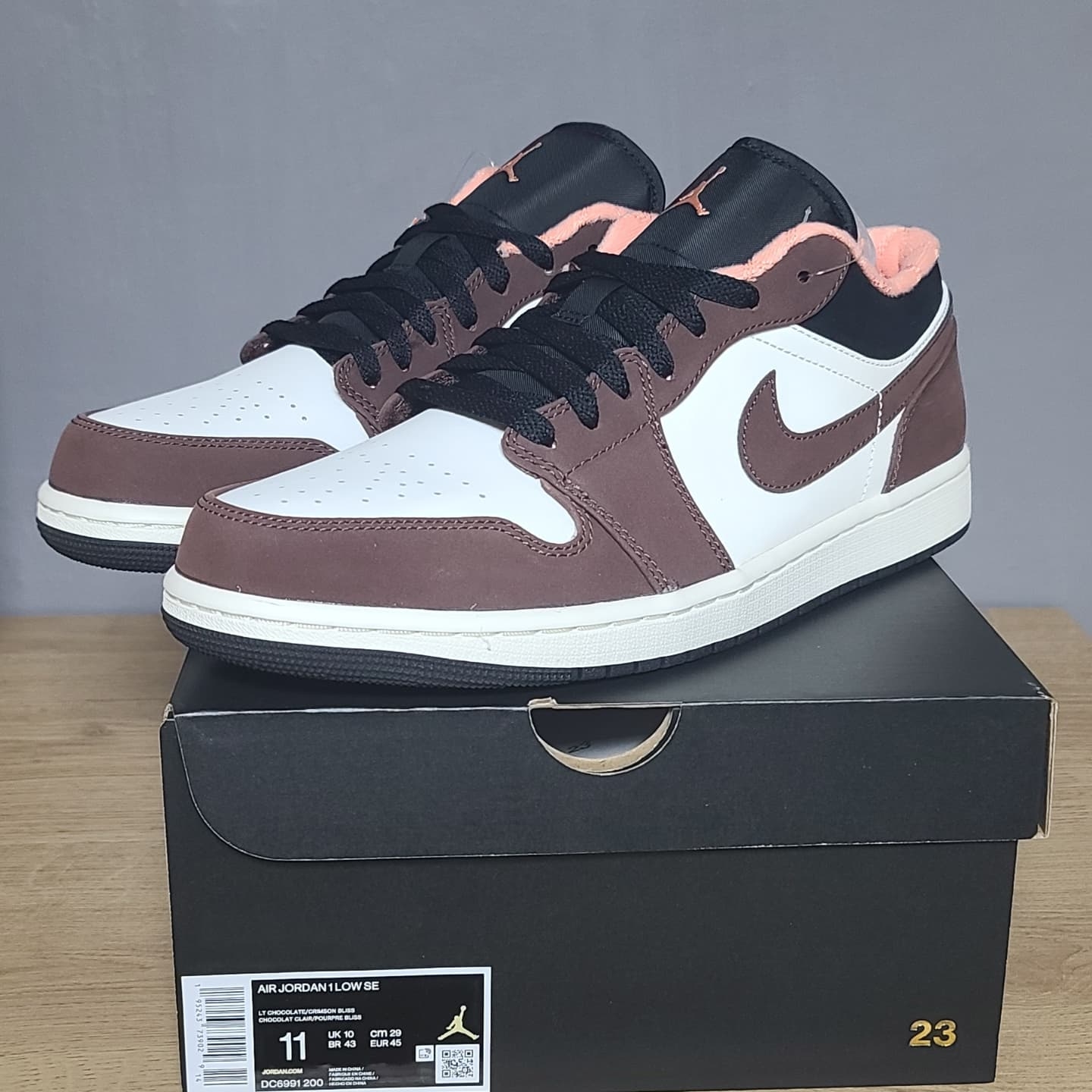 Jordan 1 Low SE Chocolate Bliss 착용 스타일 - 1