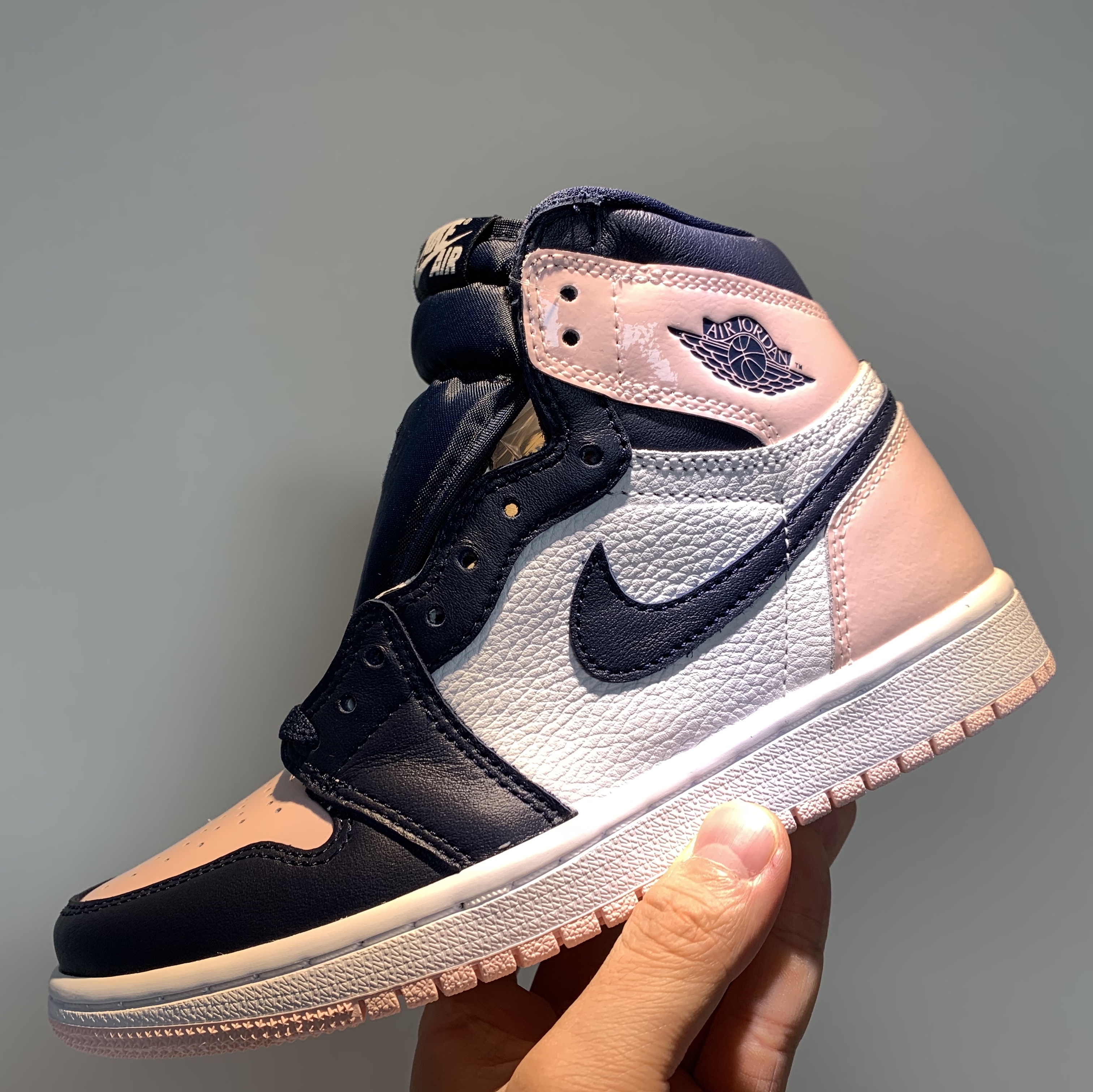 (W) Jordan 1 Retro High OG Atmosphere 착용 스타일 - 2