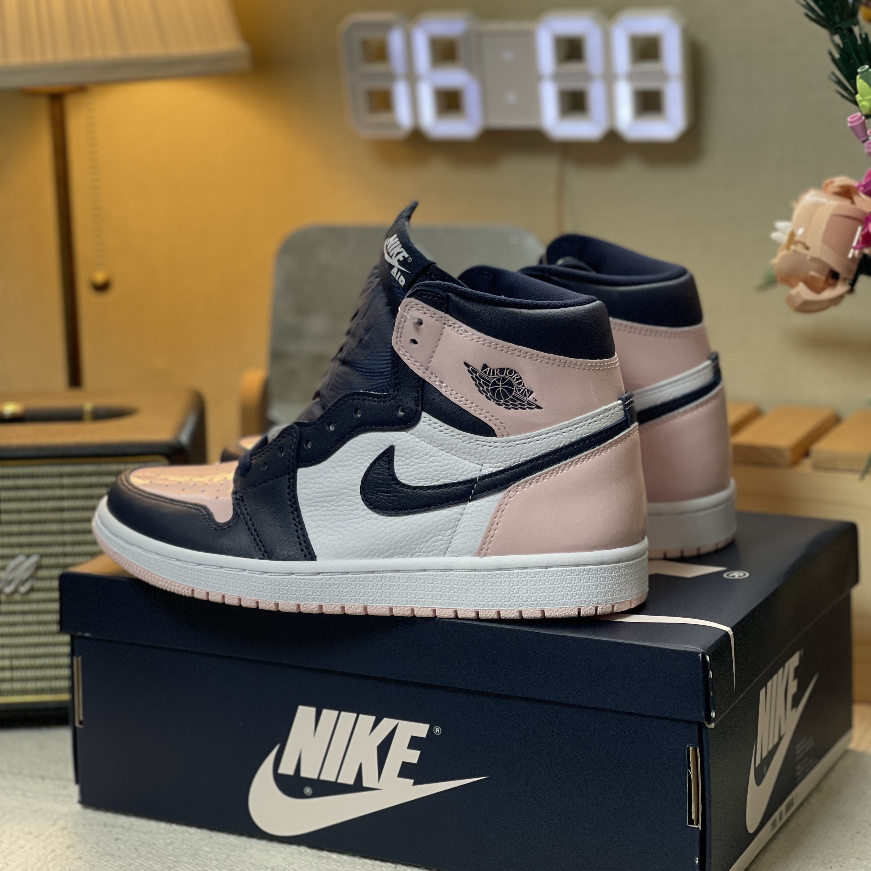 (W) Jordan 1 Retro High OG Atmosphere 착용 스타일 - 2