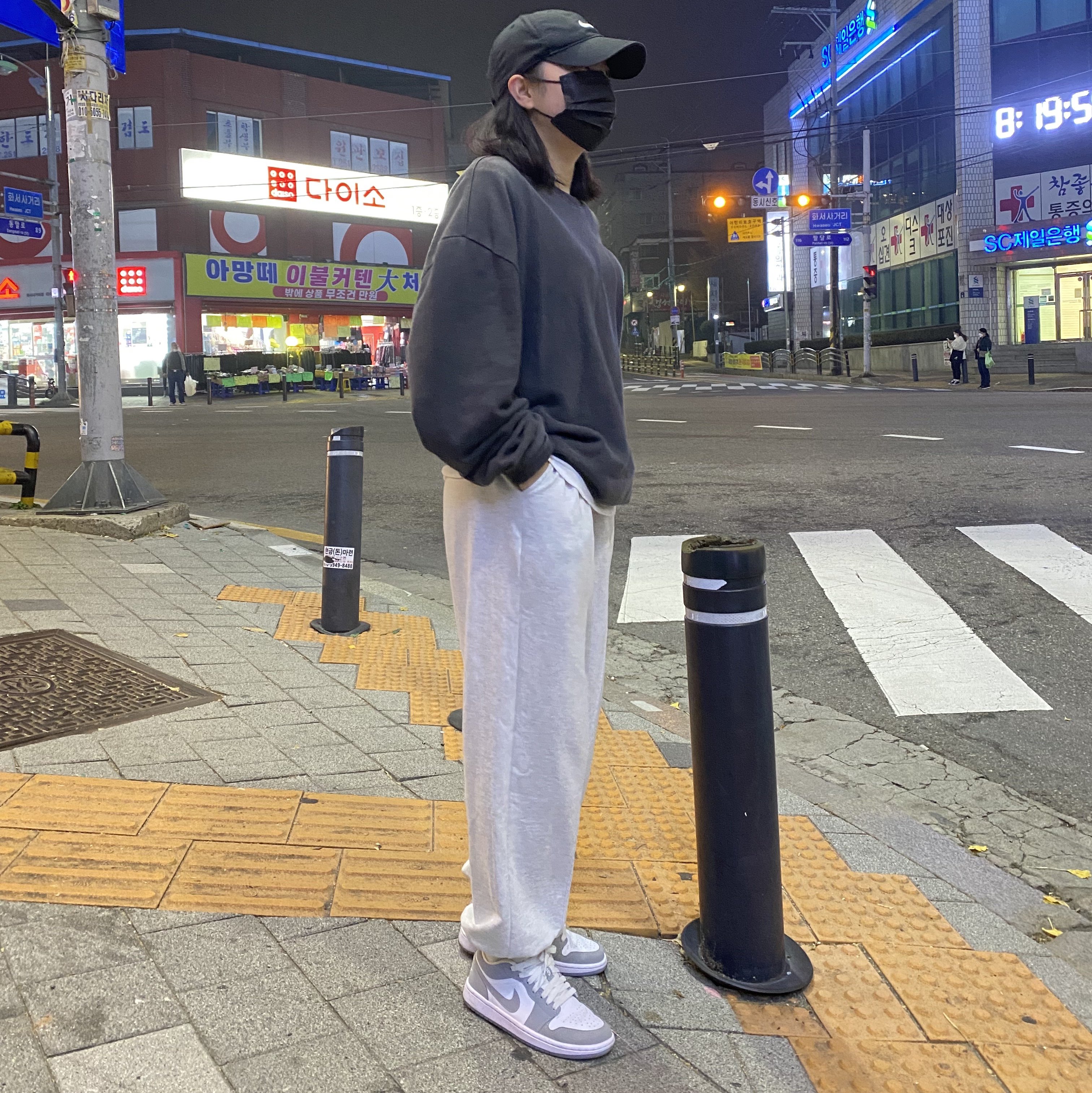 (W) Jordan 1 Low White Wolf Grey 착용 스타일 - 1