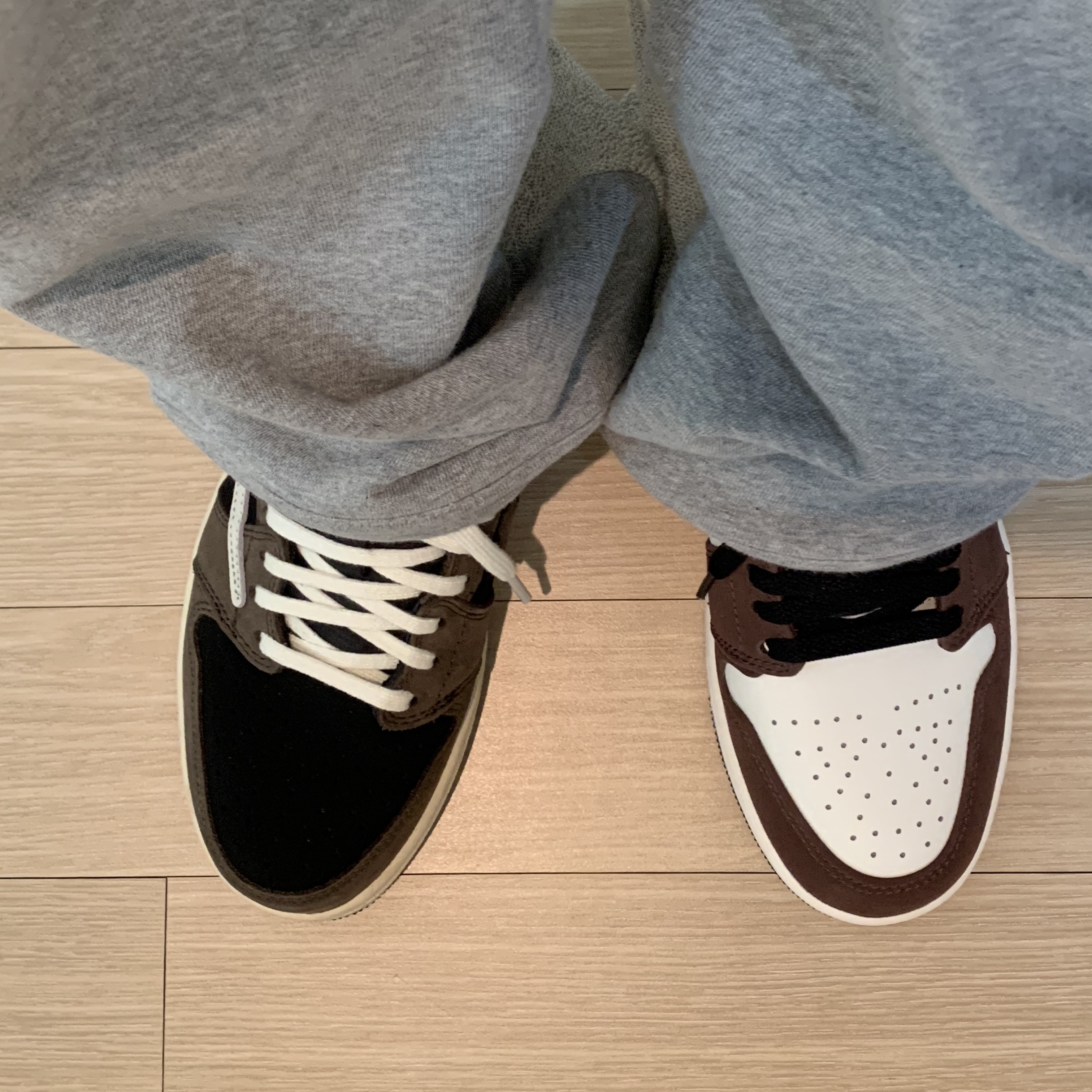Jordan 1 Low SE Chocolate Bliss, Jordan 1 x Travis Scott Retro Low OG SP Mocha 착용 스타일 - 1