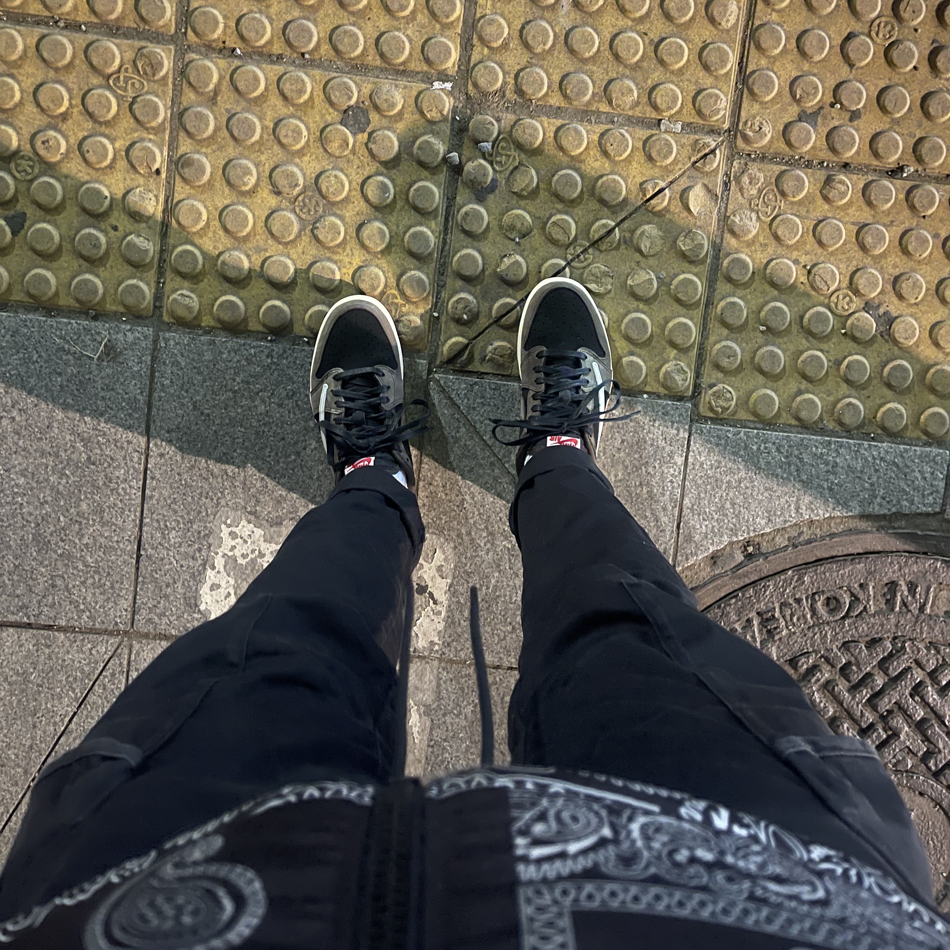The North Face Nuptse Down Jacket Black, Jordan 1 x Travis Scott Retro Low OG SP Mocha 착용 스타일