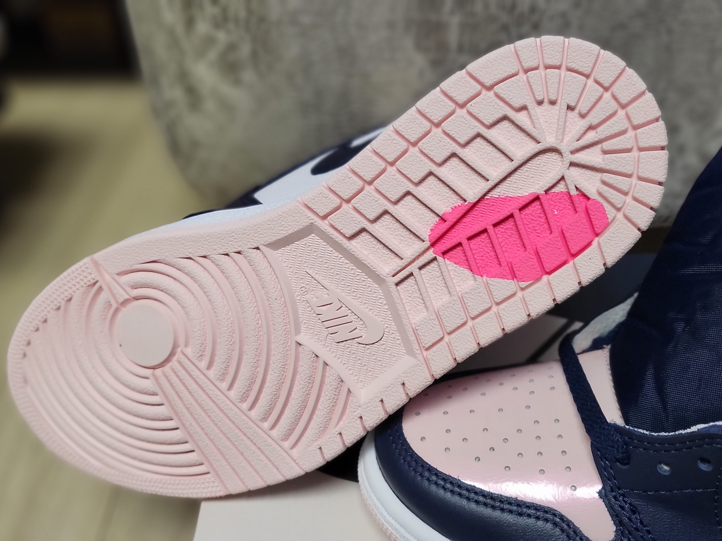 (W) Jordan 1 Retro High OG Atmosphere 착용 스타일 - 5