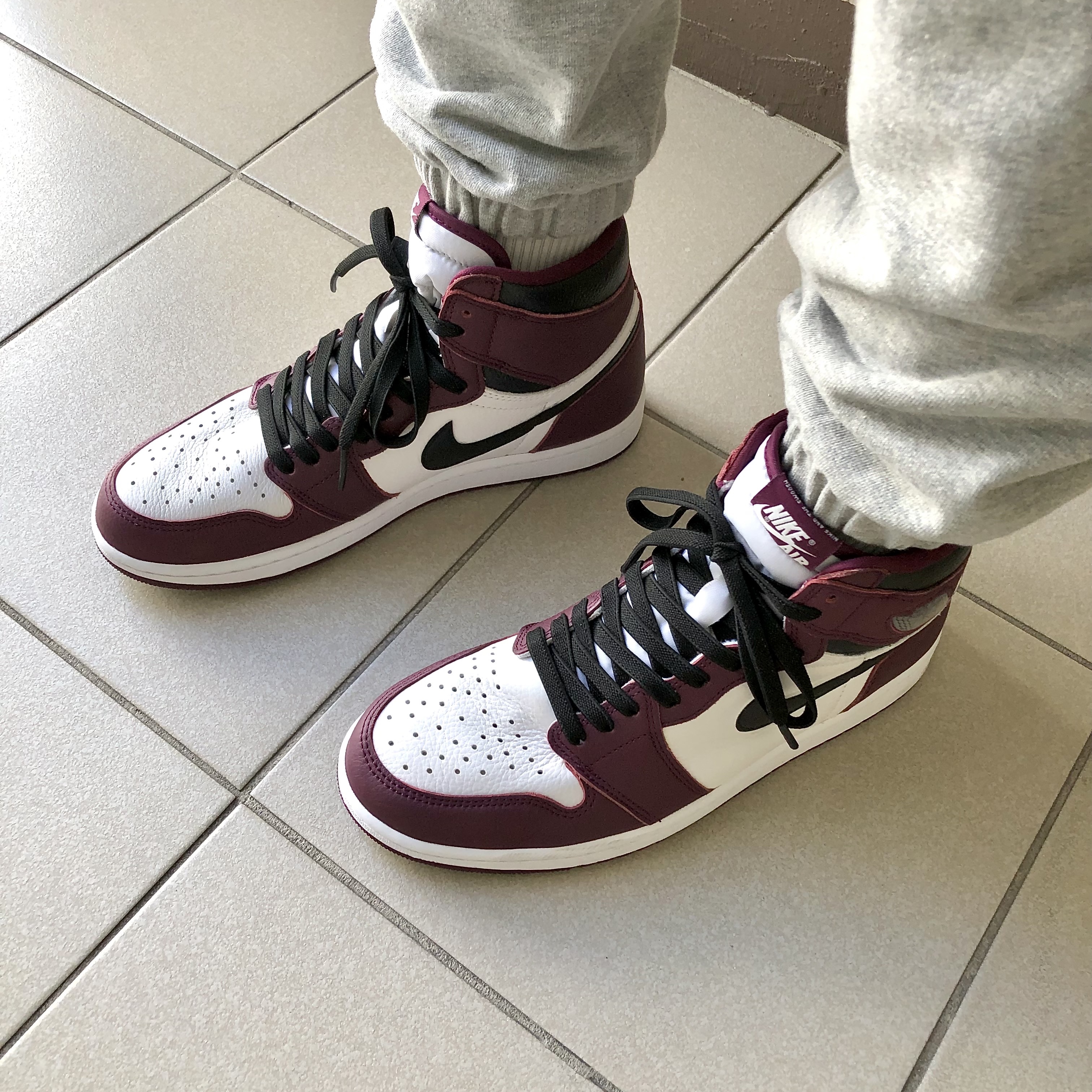 Jordan 1 Retro High OG Bordeaux 착용 스타일