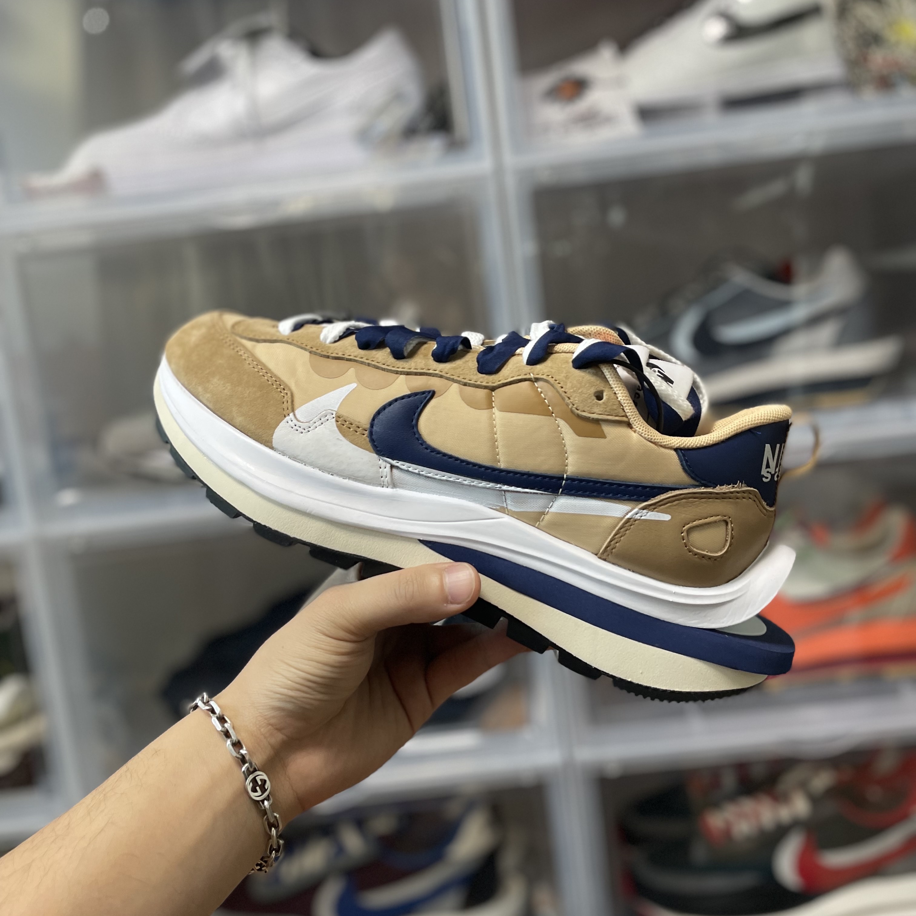 Nike x Sacai VaporWaffle Sesame and Blue Void 착용 스타일
