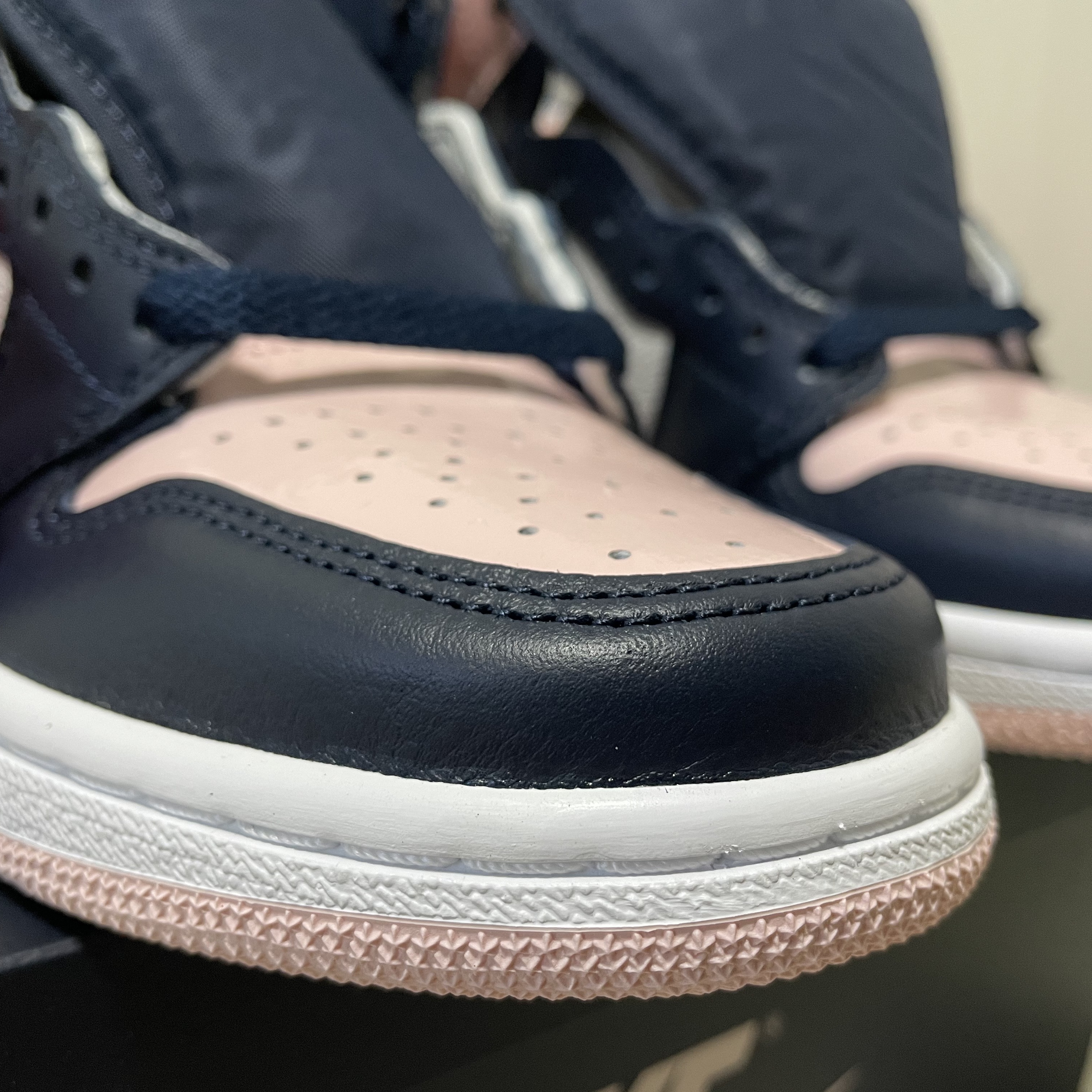 (W) Jordan 1 Retro High OG Atmosphere 착용 스타일 - 3