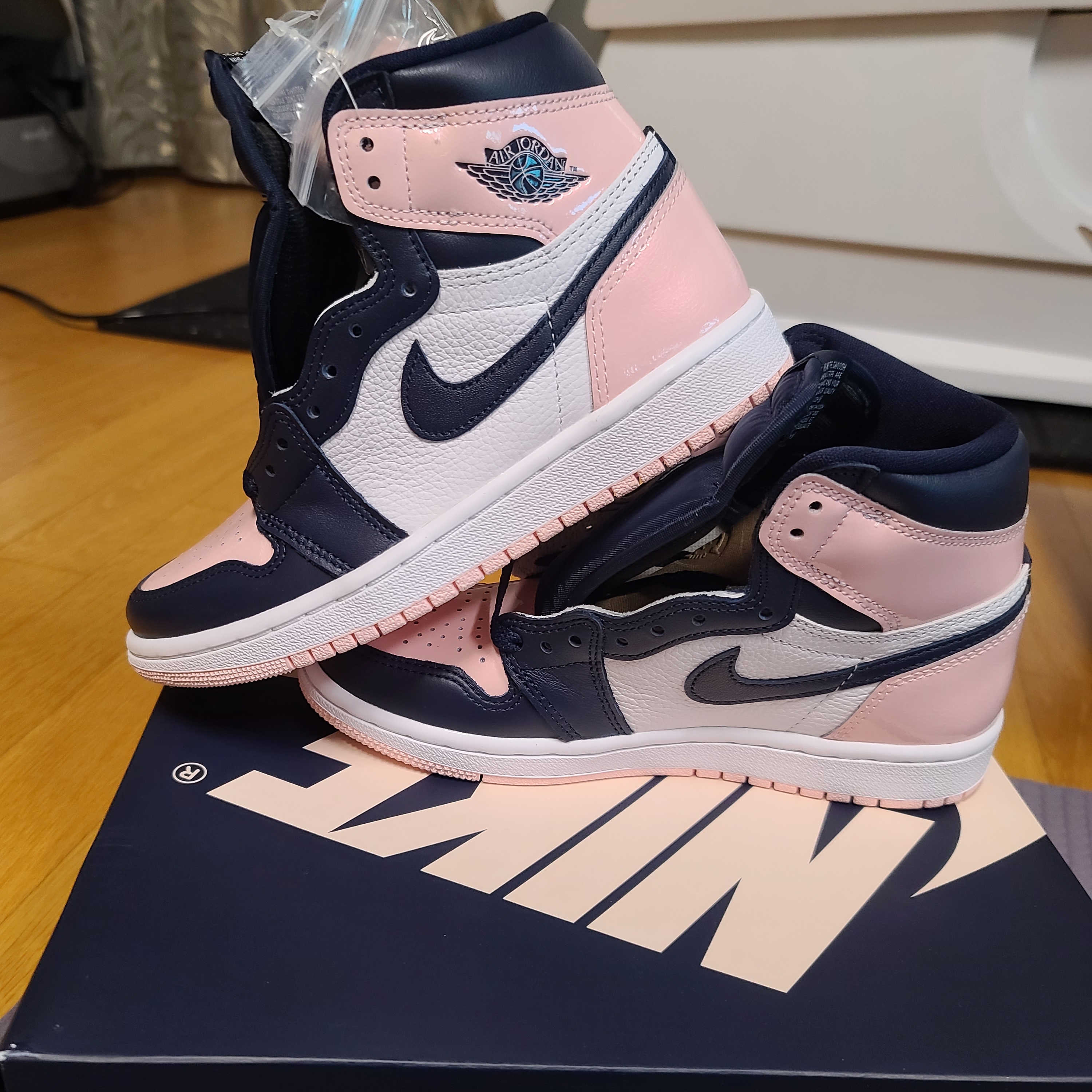 (W) Jordan 1 Retro High OG Atmosphere 착용 스타일 - 1