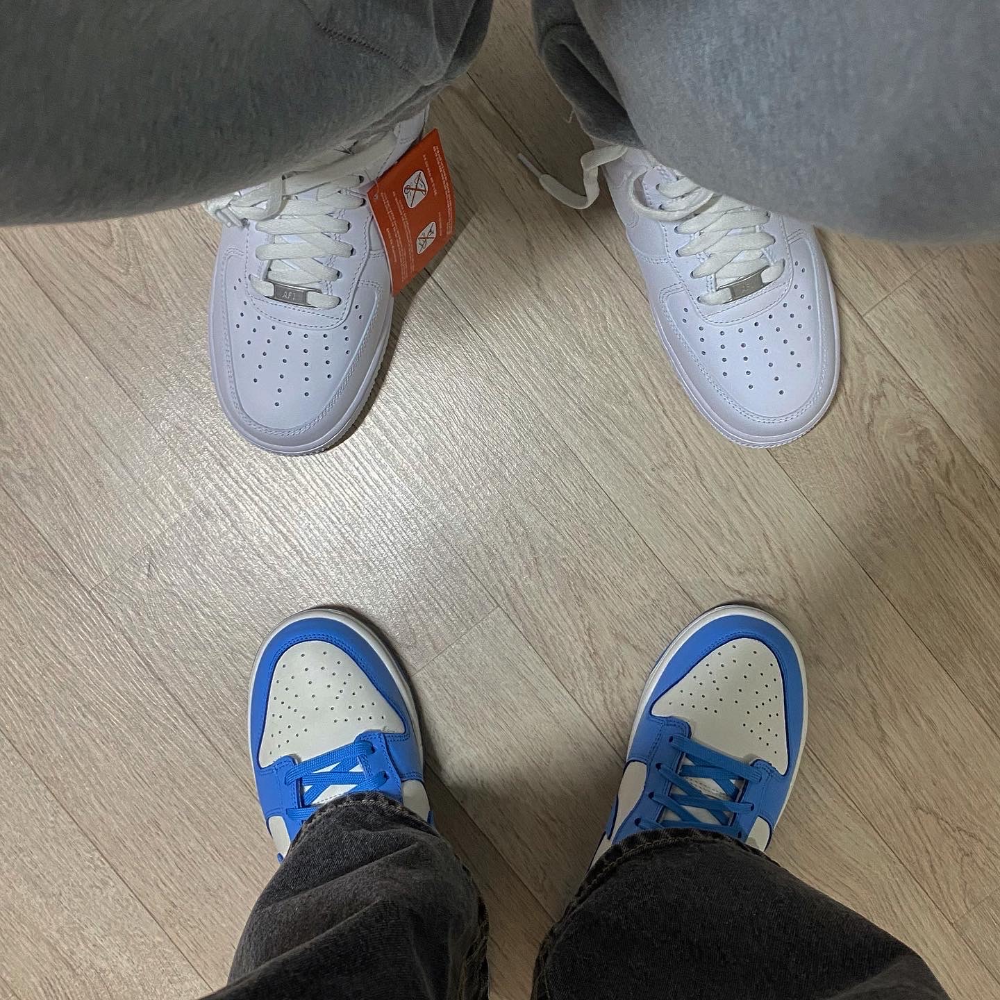 (W) Nike Dunk Low Coast, Nike Air Force 1 '07 Low White 착용 스타일 - 2