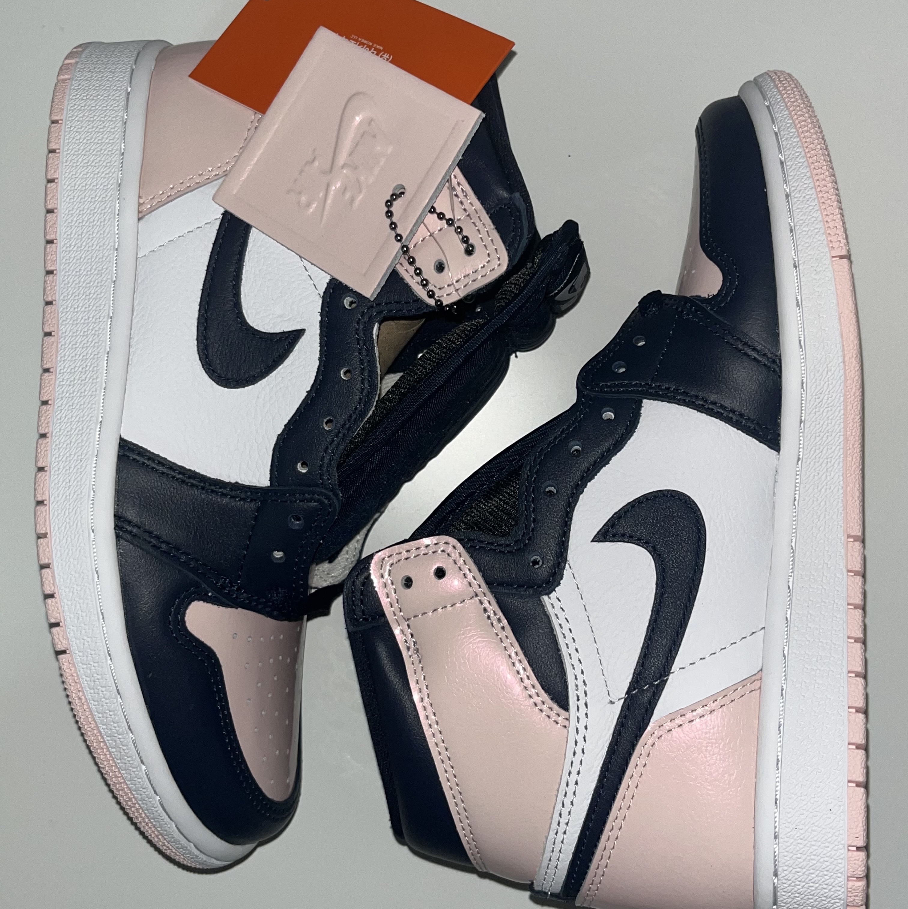 (W) Jordan 1 Retro High OG Atmosphere 착용 스타일 - 2