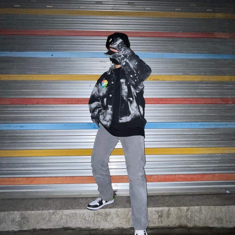 Jordan 1 Mid SE Heat Reactive 착용 스타일