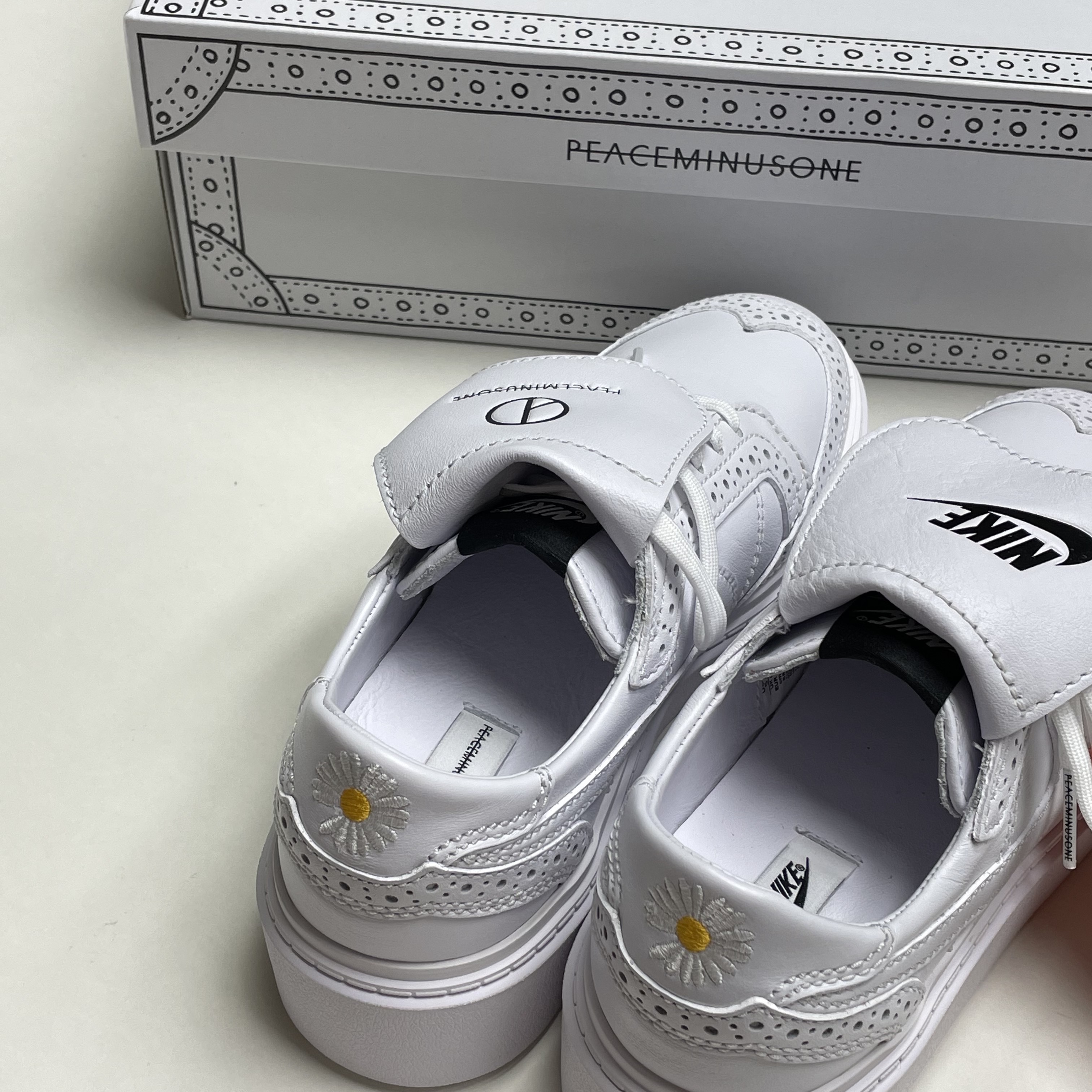 Nike x Peaceminusone Kwondo1 White 착용 스타일 - 2