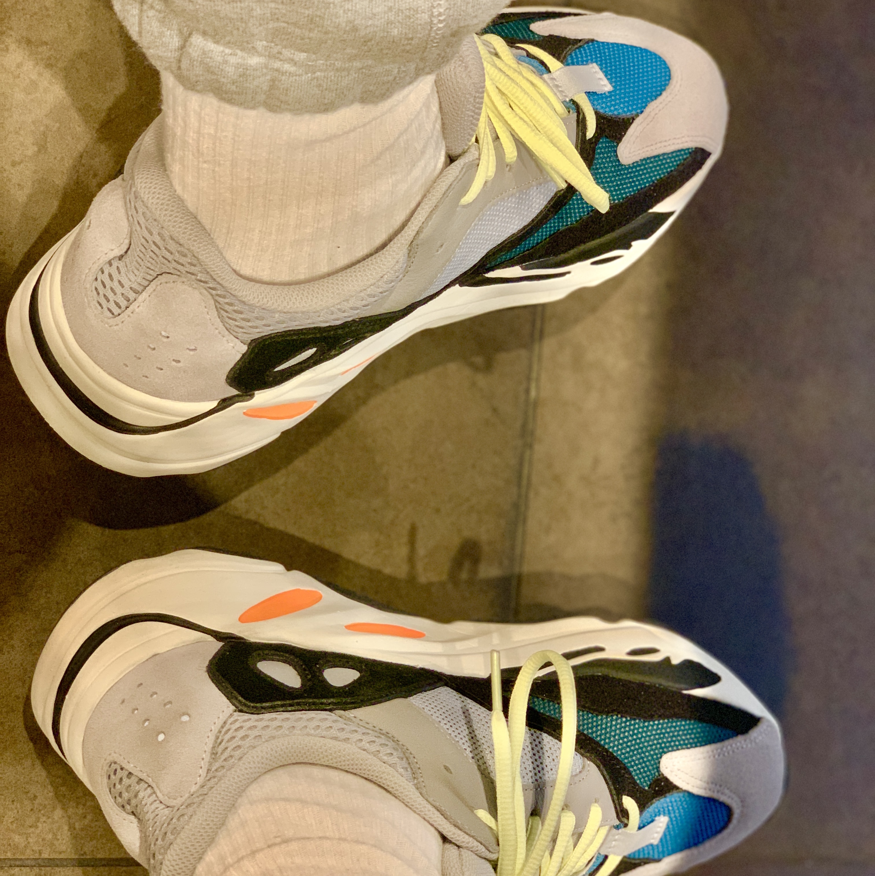 Adidas Yeezy Boost 700 Wave Runner Solid Grey 2017/2019, (Kids) Adidas Yeezy Boost 700 Wave Runner Solid Grey 착용 스타일 - 2