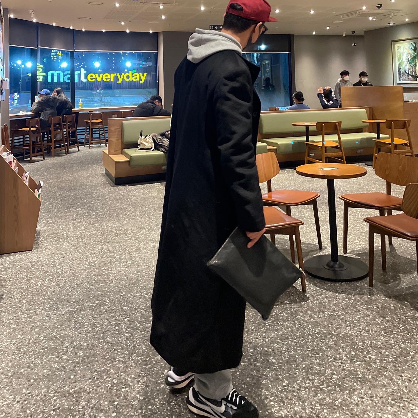 Nike x Sacai VaporWaffle Black White 착용 스타일