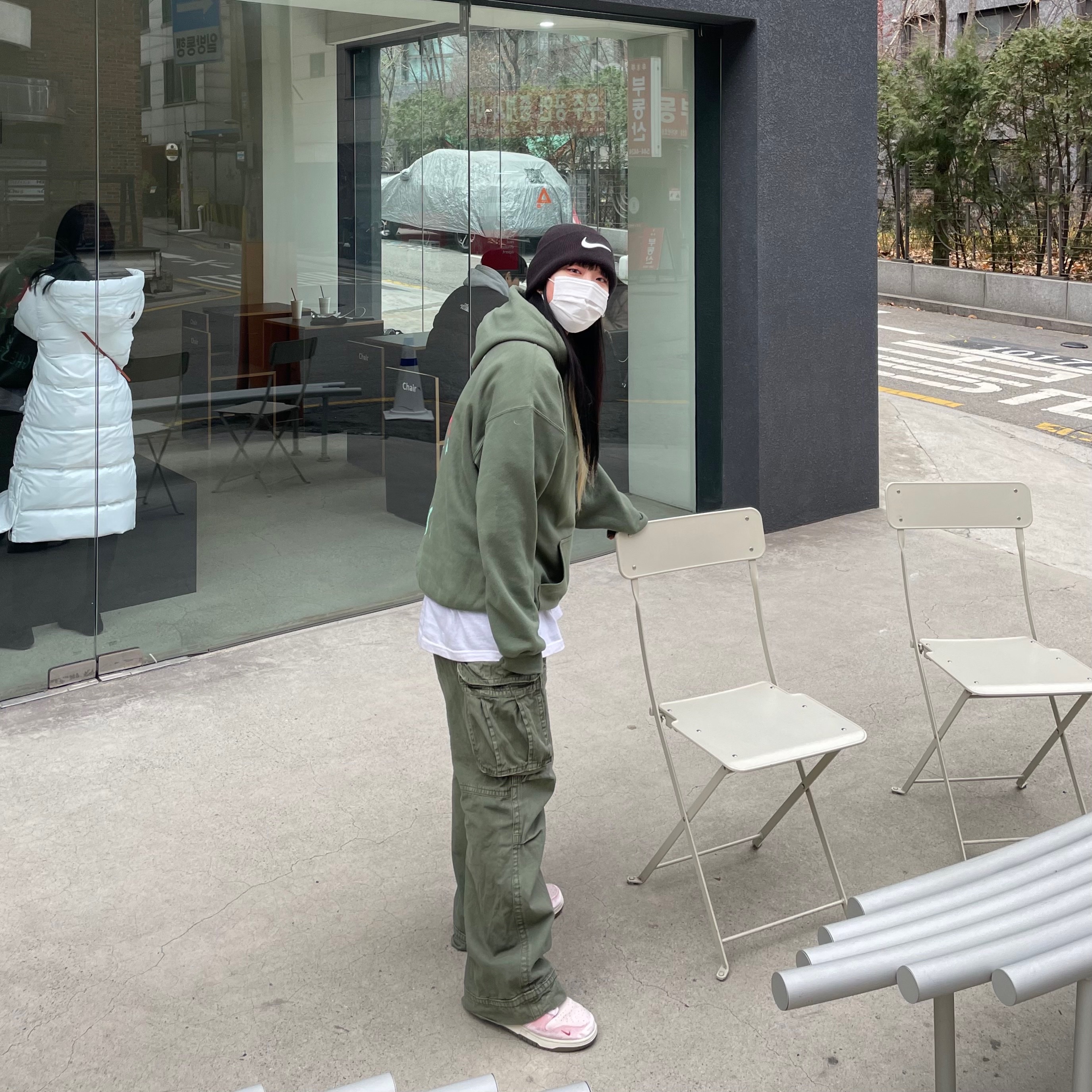 Nike x Social Status Dunk Mid Free Lunch Strawberry Milk, Nike x Stussy Cuff Beanie 착용 스타일 - 3
