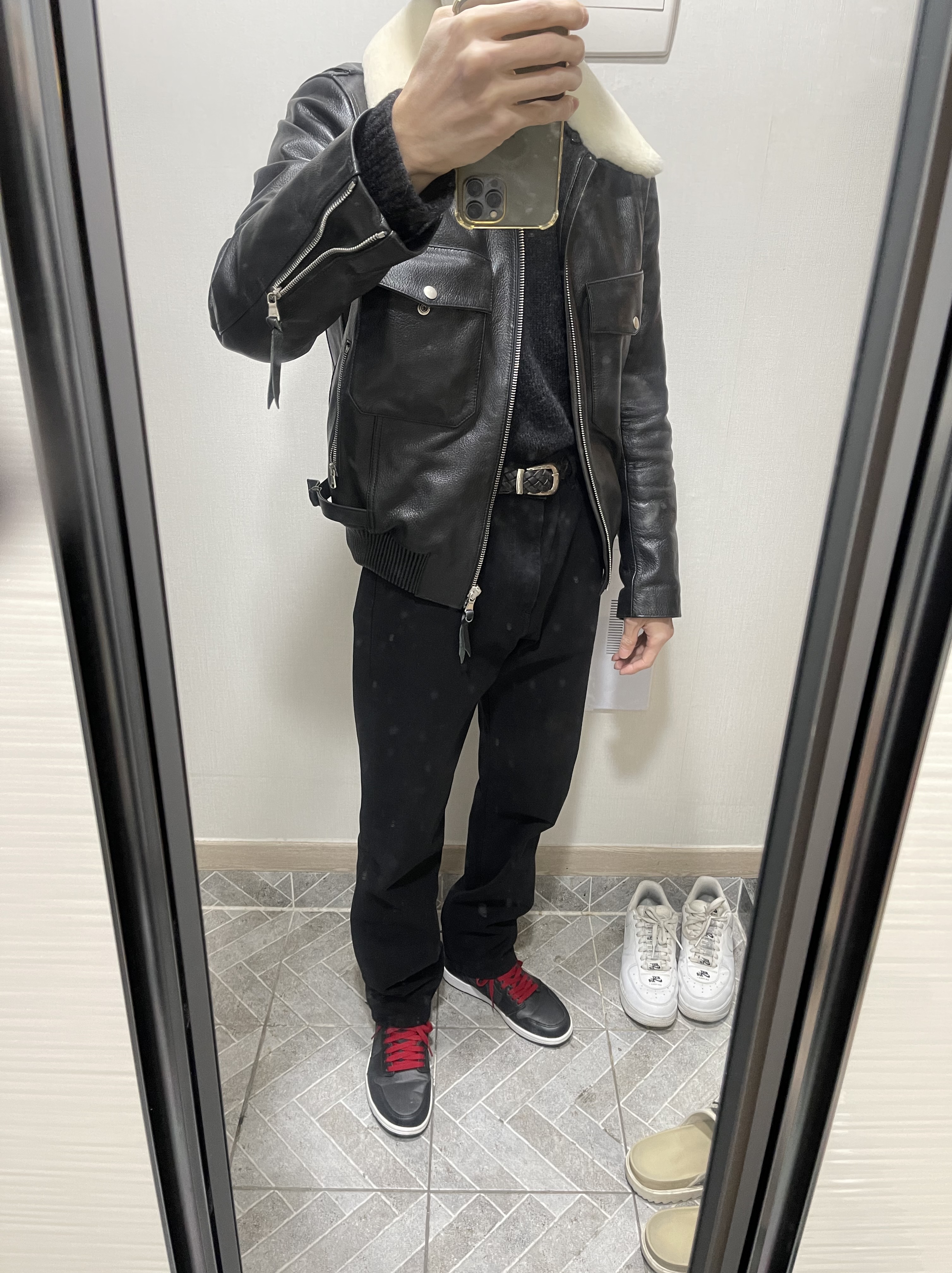 Jordan 1 Retro High OG Black Gym Red Black 착용 스타일