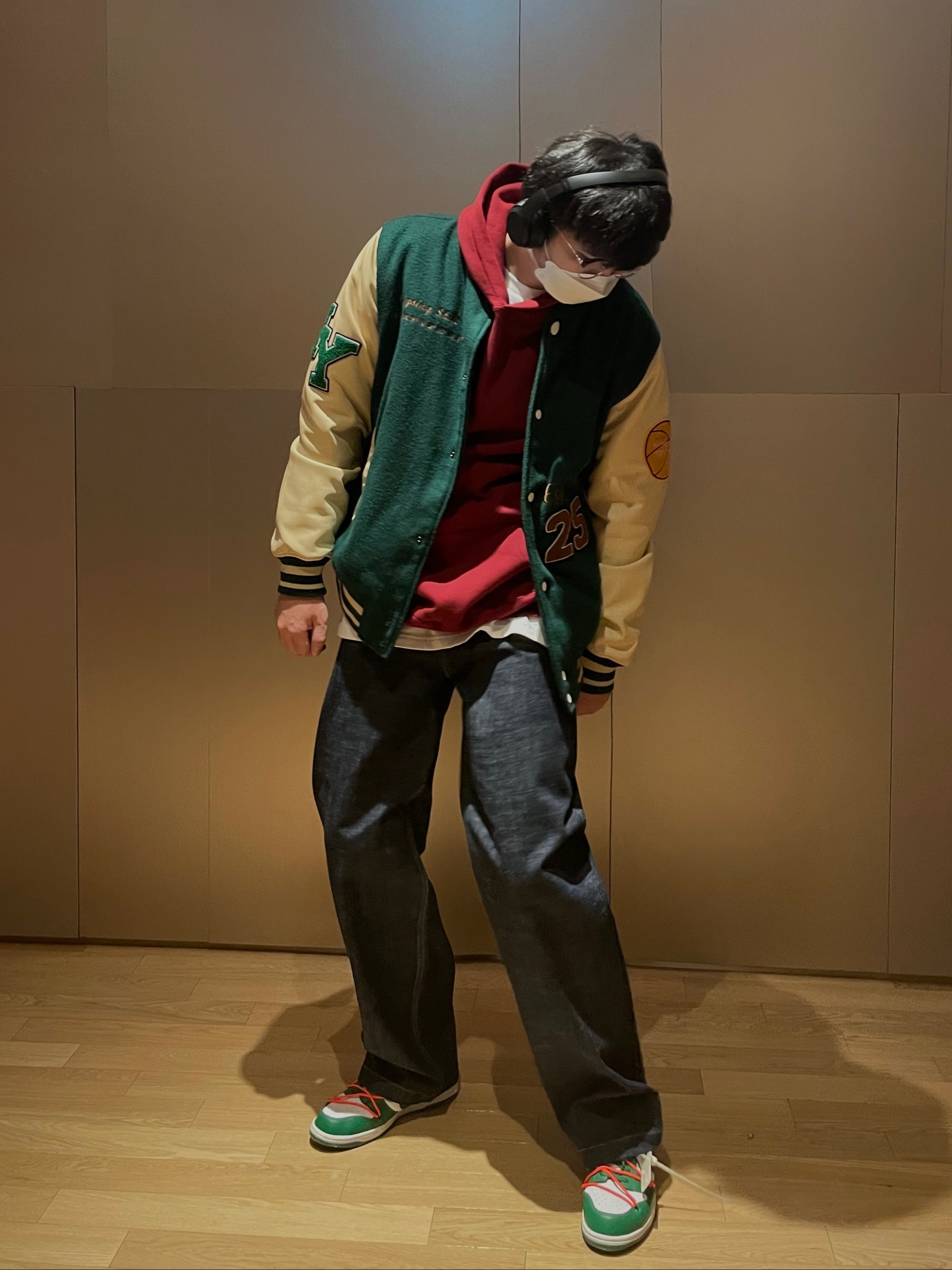 Nike x Off-White Dunk Low Pine Green, IAB Studio Hoodie Raspberry 착용 스타일 - 1