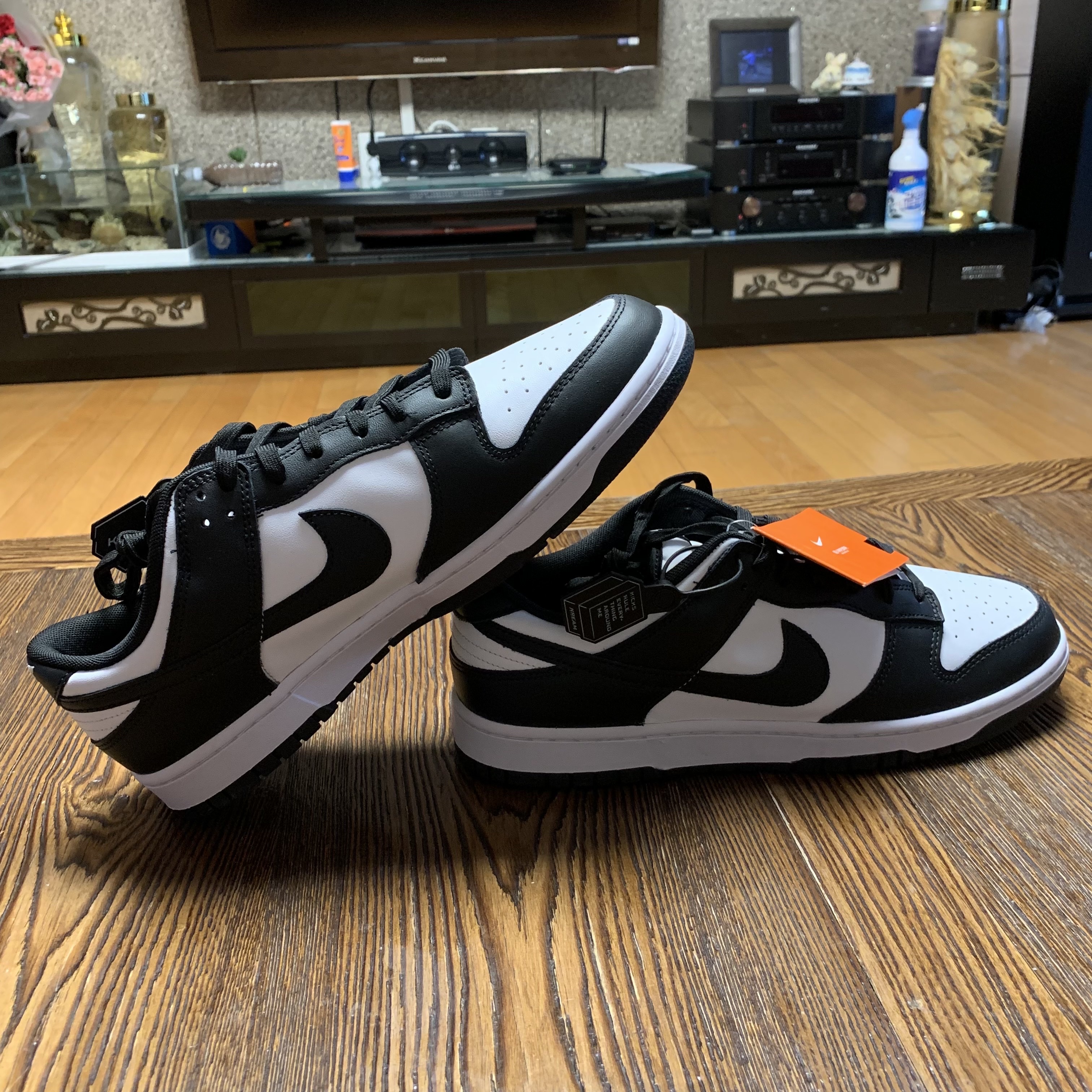 Nike Dunk Low Retro Black 착용 스타일 - 2