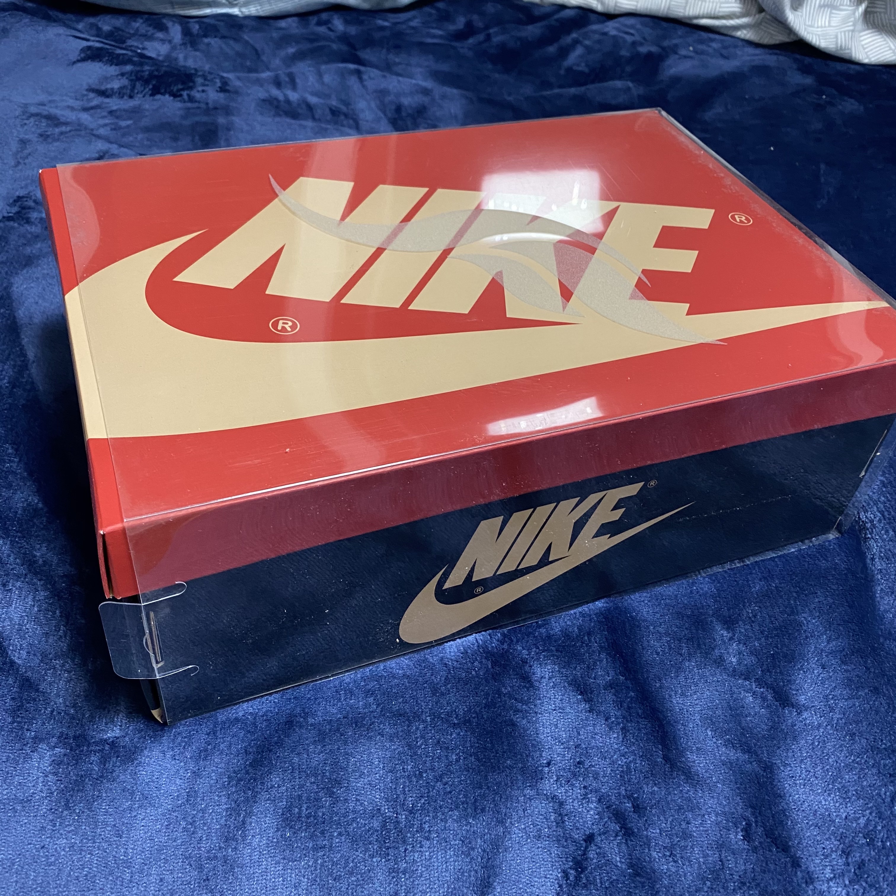 Jordan 1 x SoleFly Retro Low OG SP Black and Sport Red 착용 스타일 - 4