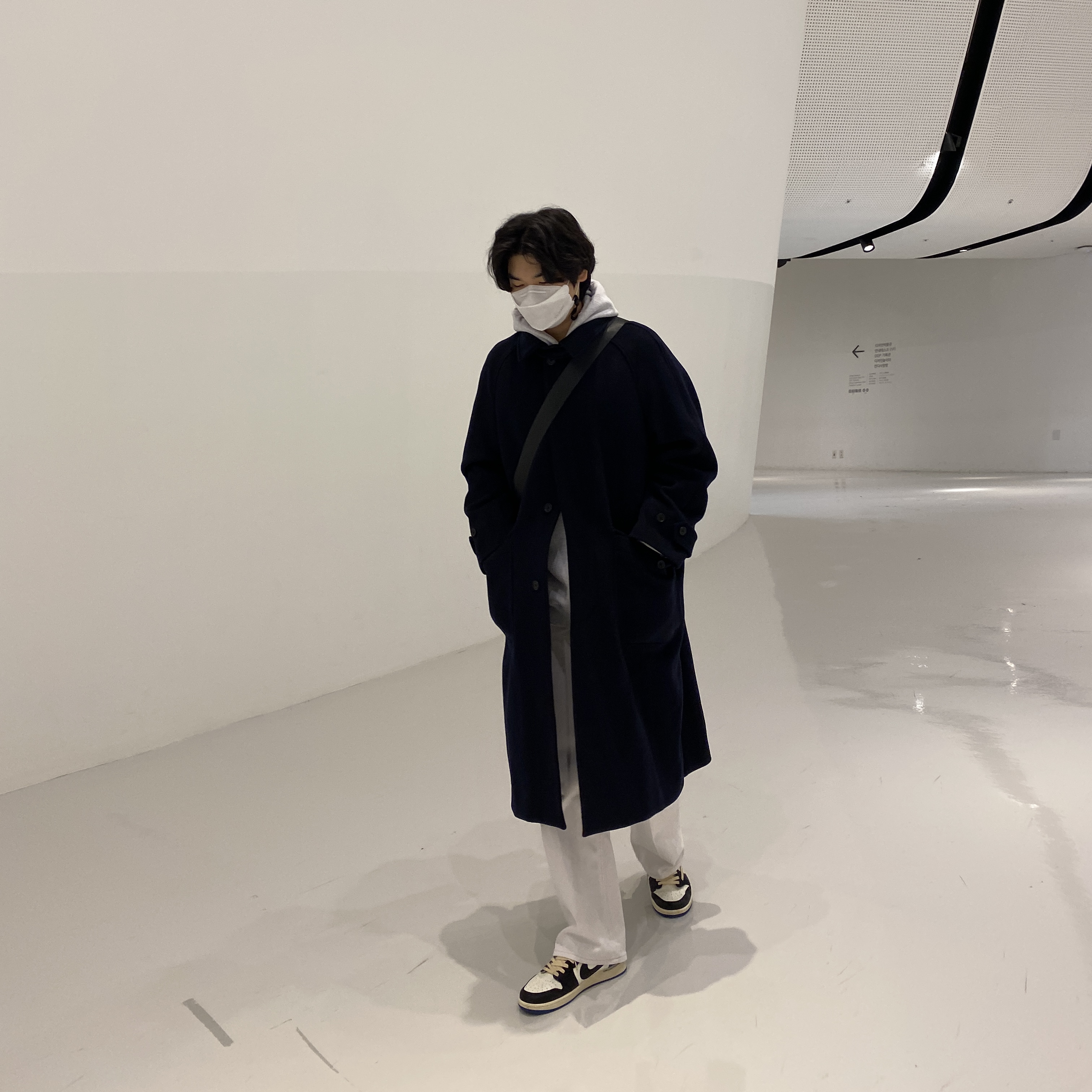 Jordan 1 x Travis Scott x Fragment Retro Low OG SP Military Blue 착용 스타일
