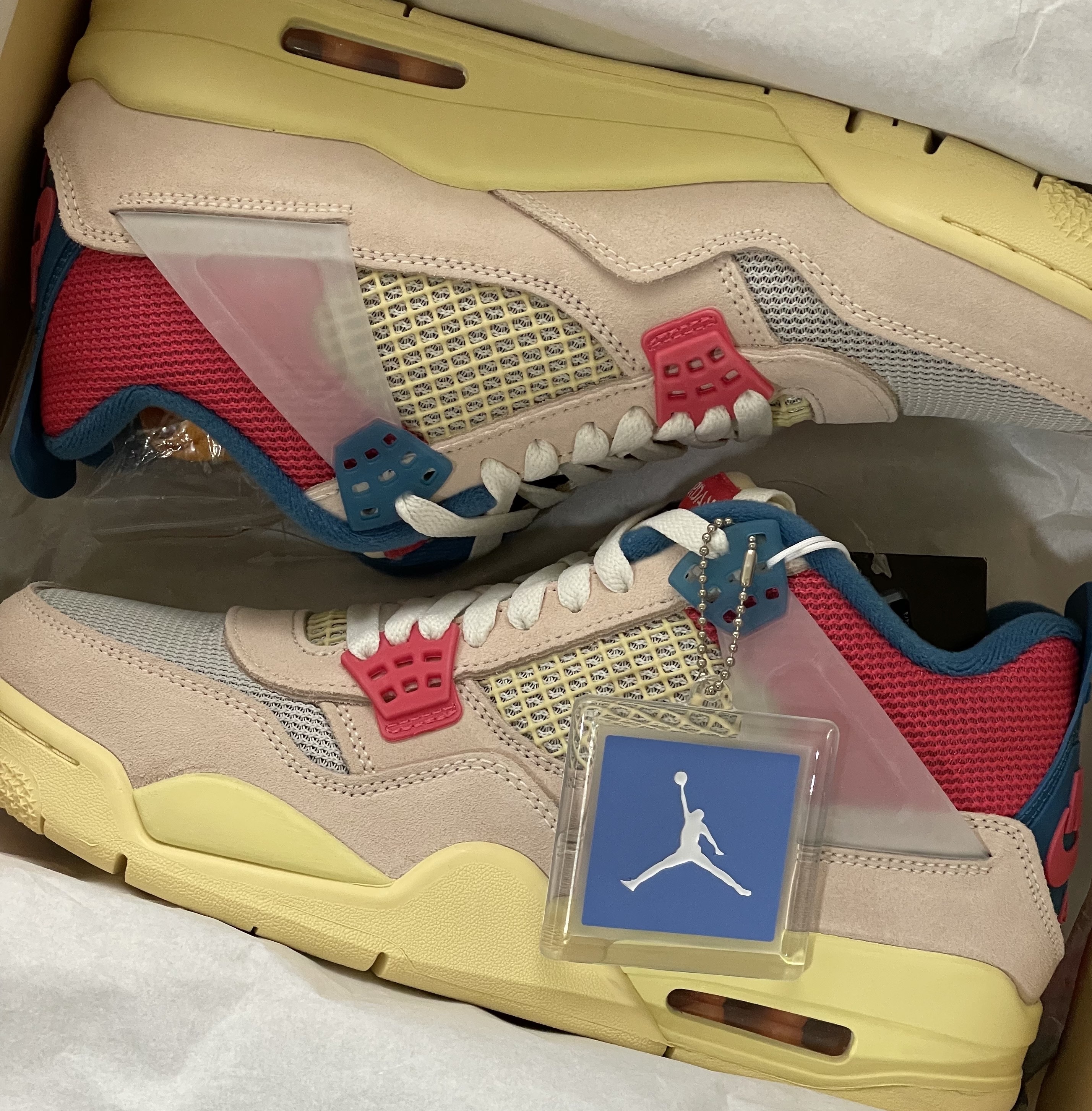 Jordan 4 x Union Retro Guava Ice 착용 스타일