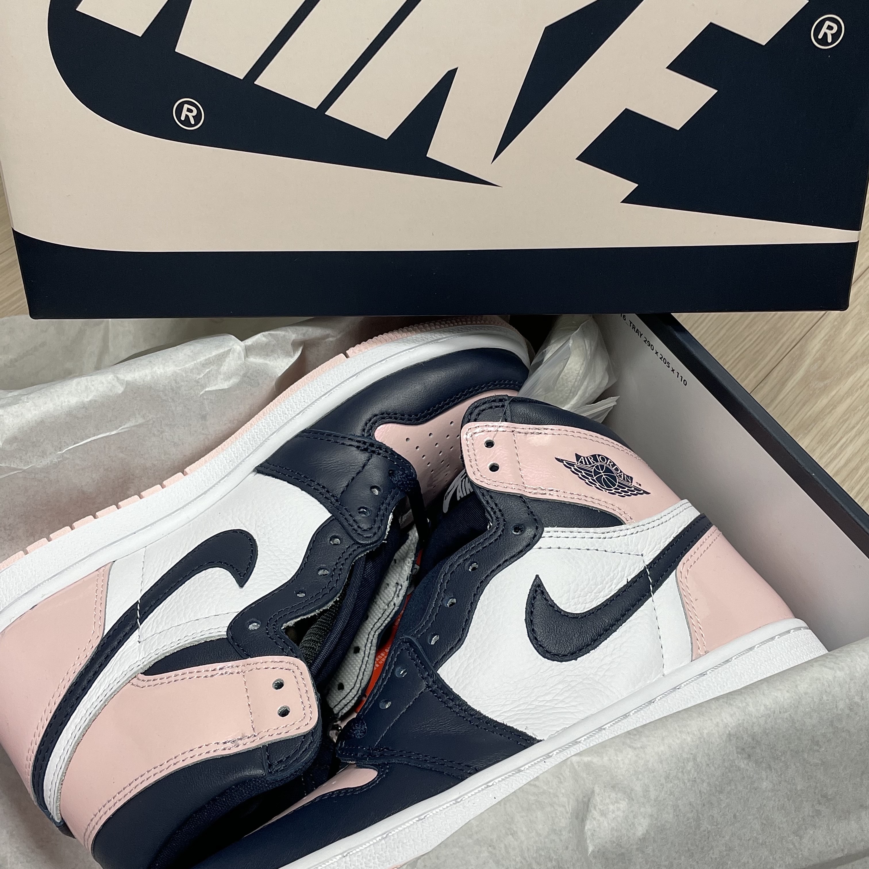 (W) Jordan 1 Retro High OG Atmosphere 착용 스타일 - 1