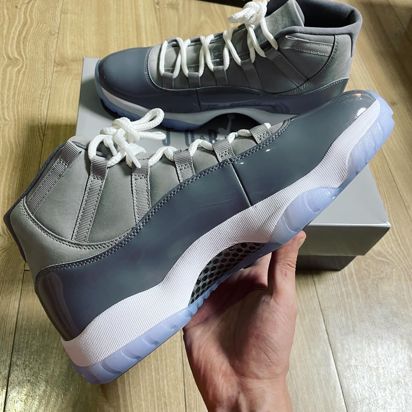 Jordan 11 Retro Cool Grey 2021 착용 스타일 - 3
