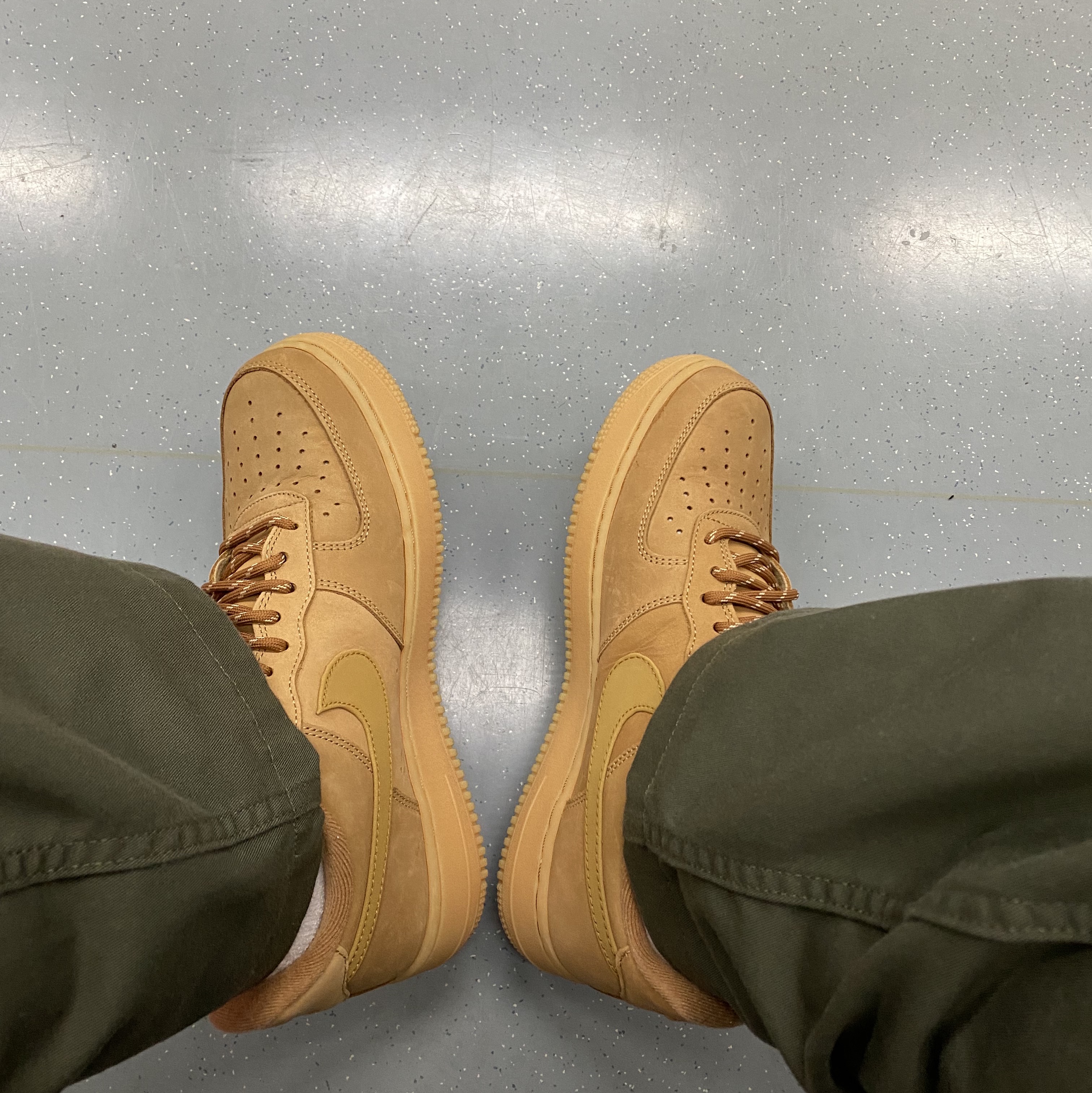 Nike Air Force 1 '07 WB Flax 착용 스타일