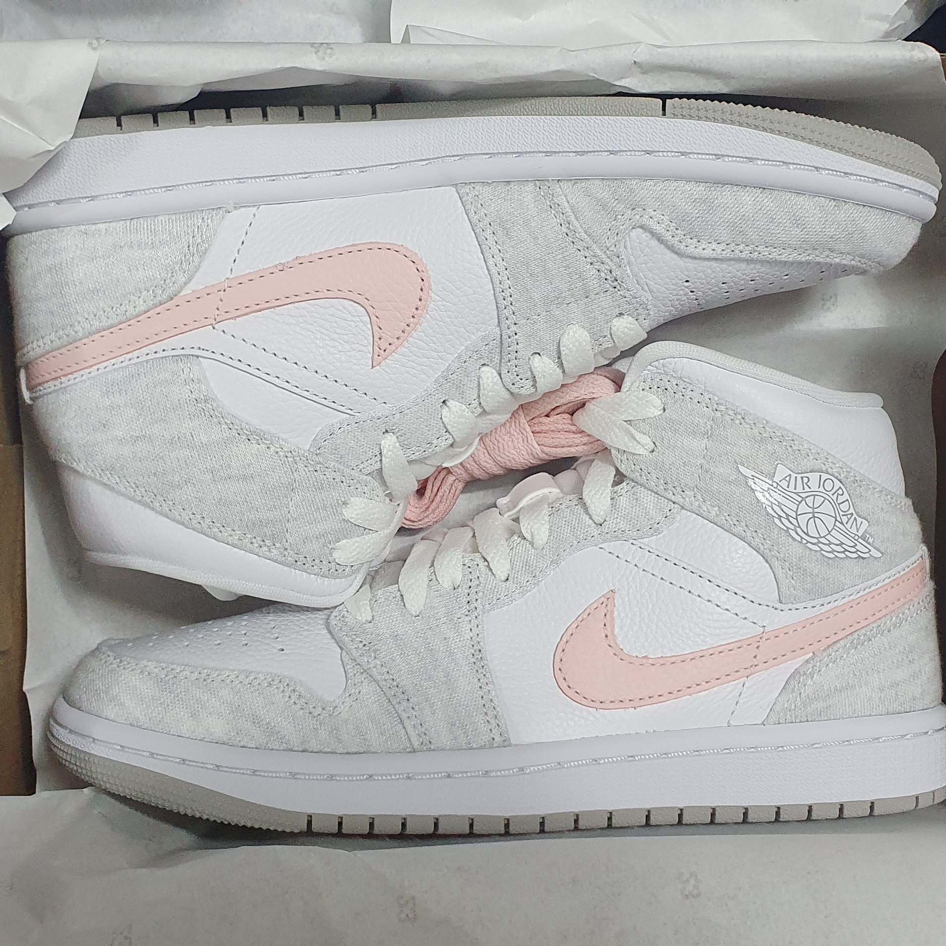 (W) Jordan 1 Mid SE Light Iron Ore 착용 스타일
