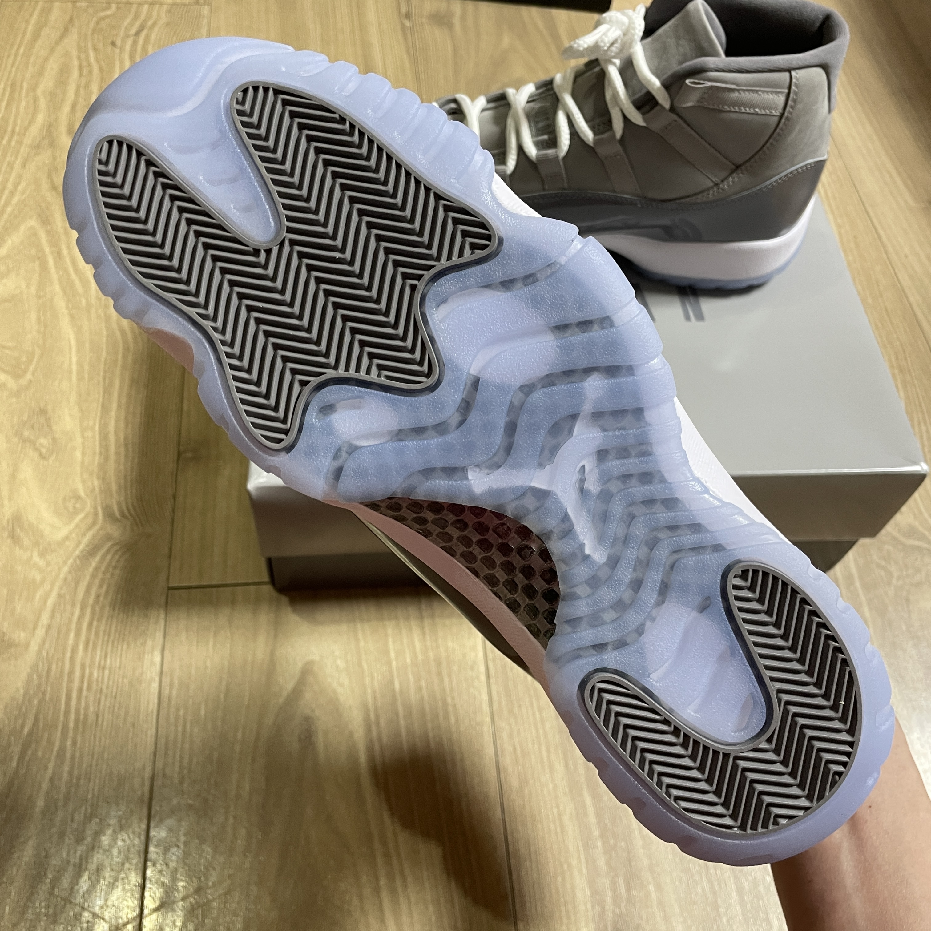 Jordan 11 Retro Cool Grey 2021 착용 스타일 - 5