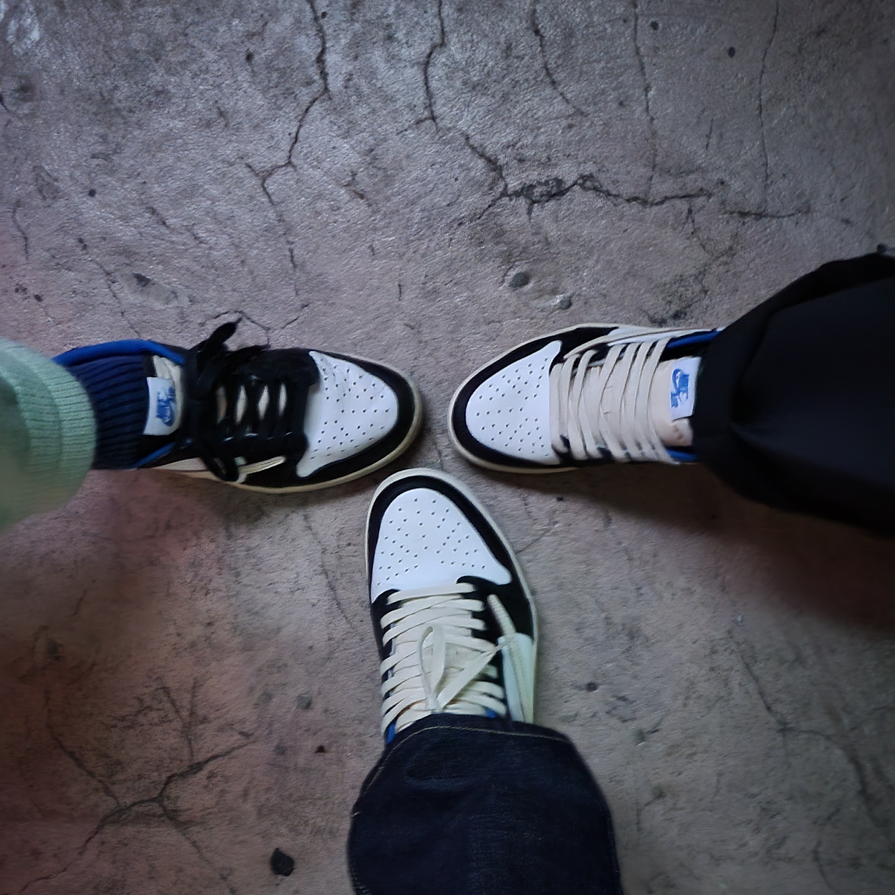 Jordan 1 x Travis Scott x Fragment Retro Low OG SP Military Blue 착용 스타일
