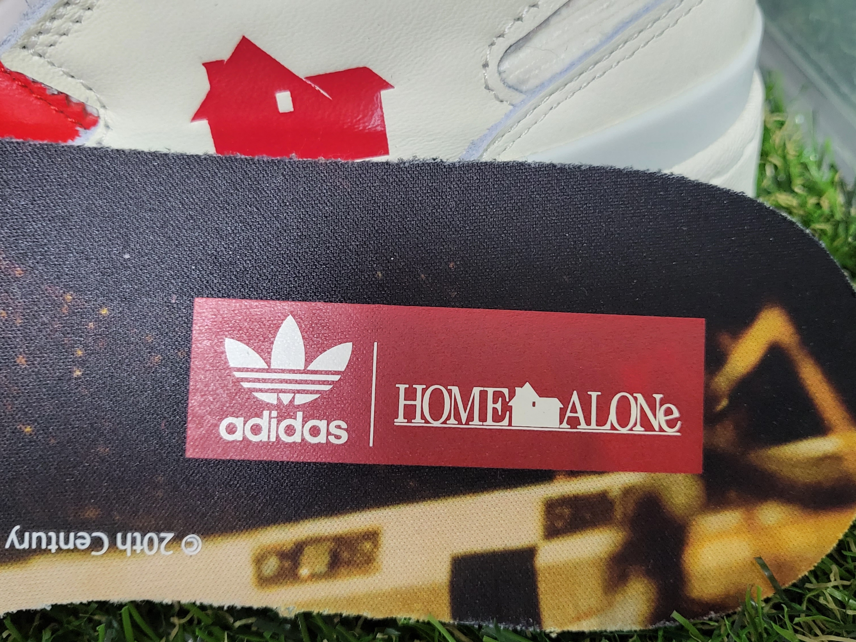 Adidas Forum Low Home Alone 착용 스타일 - 1