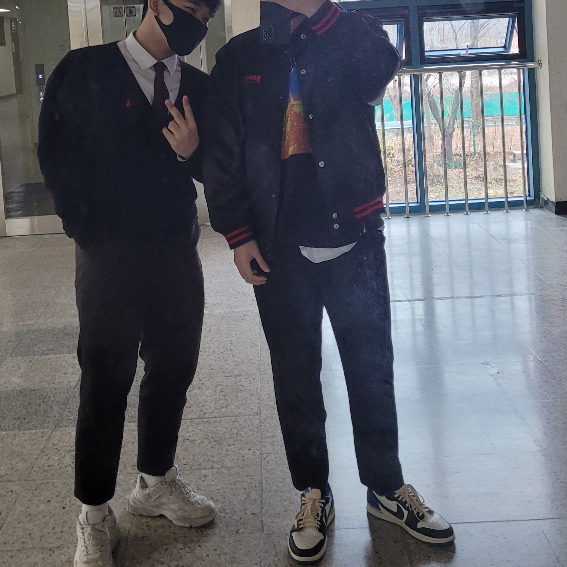 Jordan 1 x Travis Scott x Fragment Retro Low OG SP Military Blue, Supreme x Thrasher Satin Varsity Jacket Black - 21FW 착용 스타일