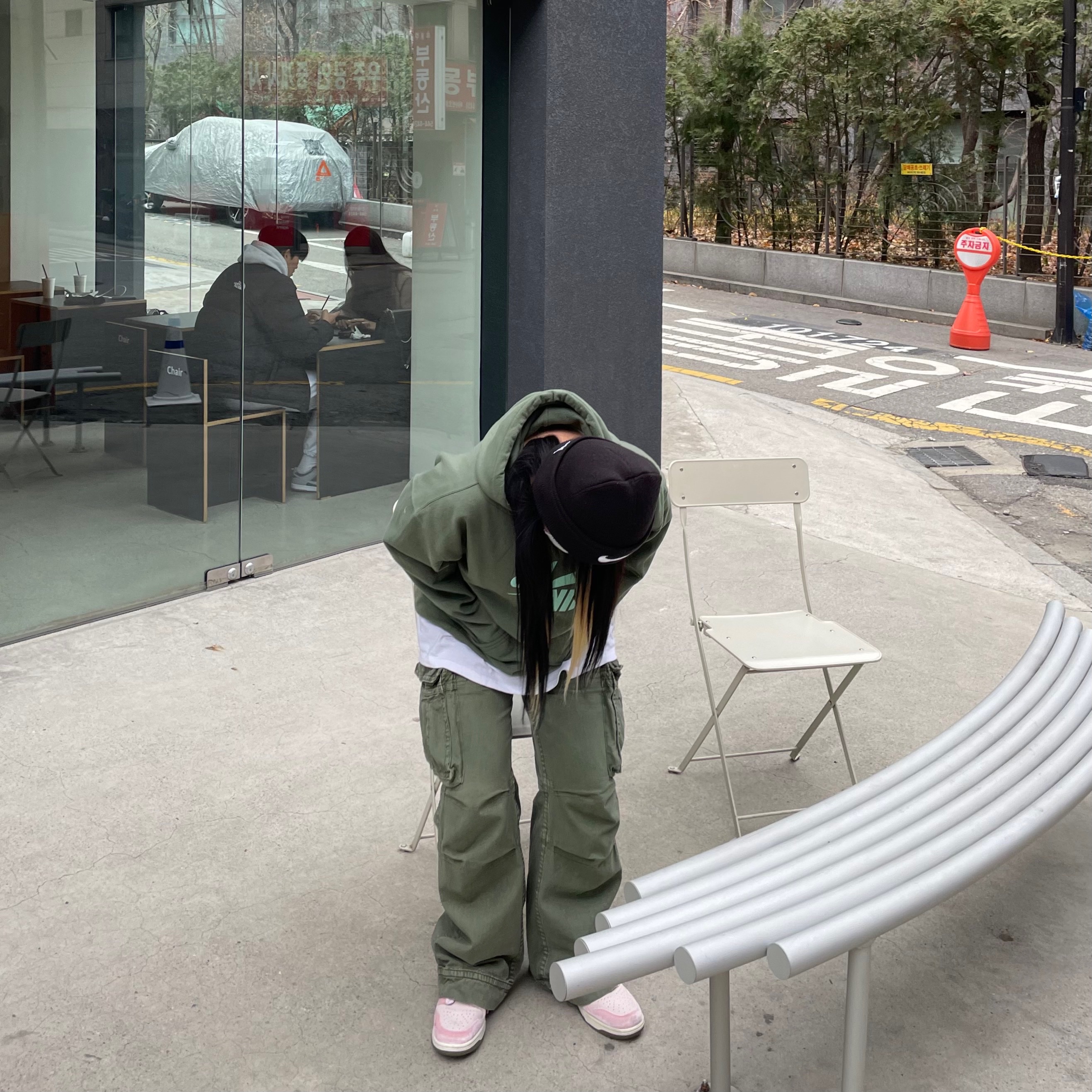 Nike x Social Status Dunk Mid Free Lunch Strawberry Milk, Nike x Stussy Cuff Beanie 착용 스타일 - 2
