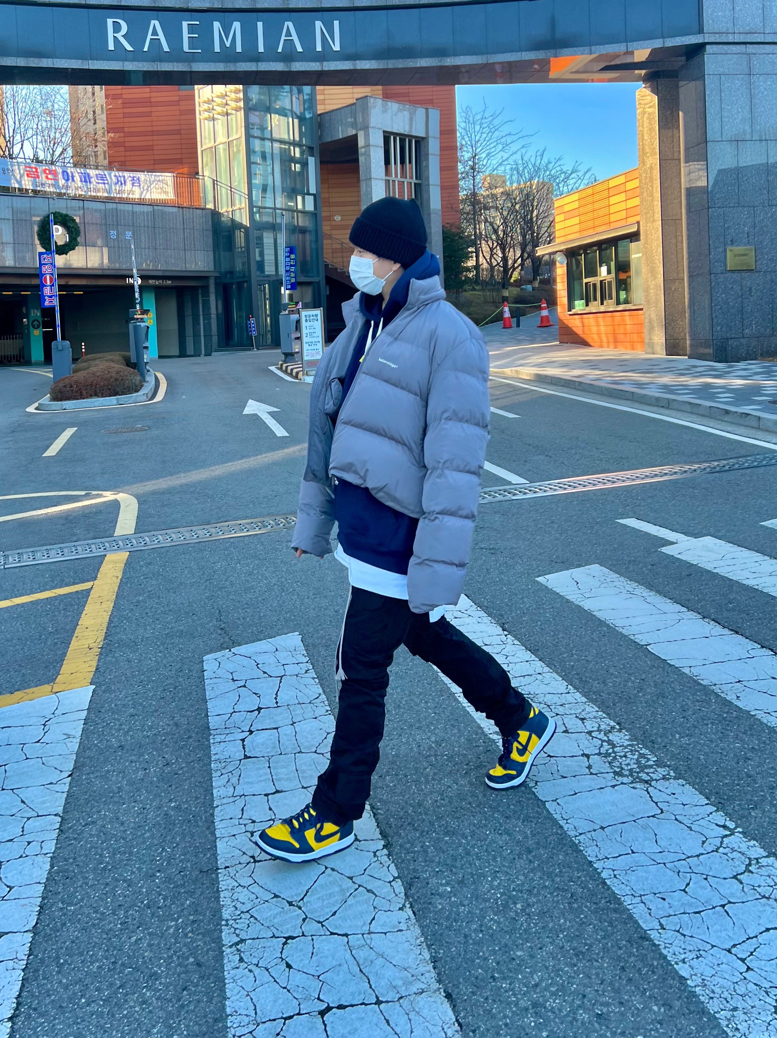 Nike Dunk High SP Maize & Blue 착용 스타일