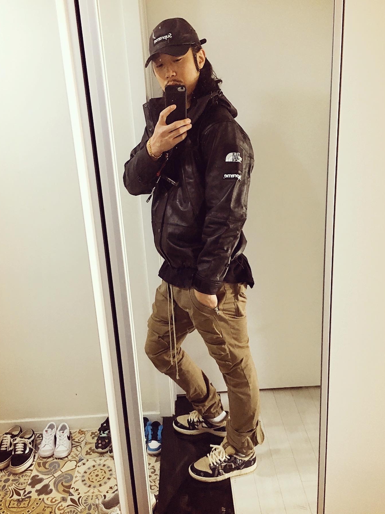 Supreme x The North Face Leather Mountain Parka Black - 18FW, Nike x Travis Scott SB Dunk Low 착용 스타일 - 2