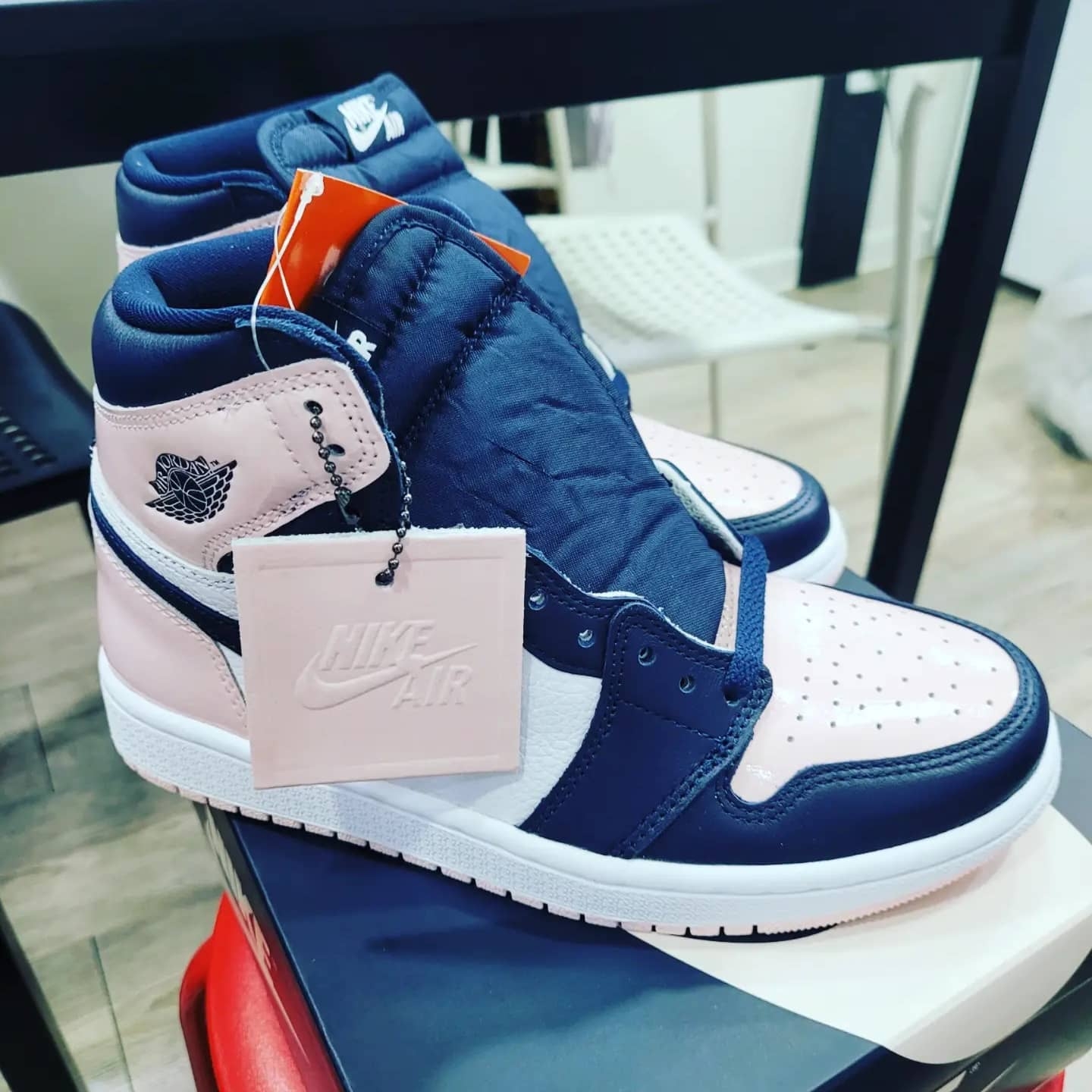 (W) Jordan 1 Retro High OG Atmosphere 착용 스타일 - 2